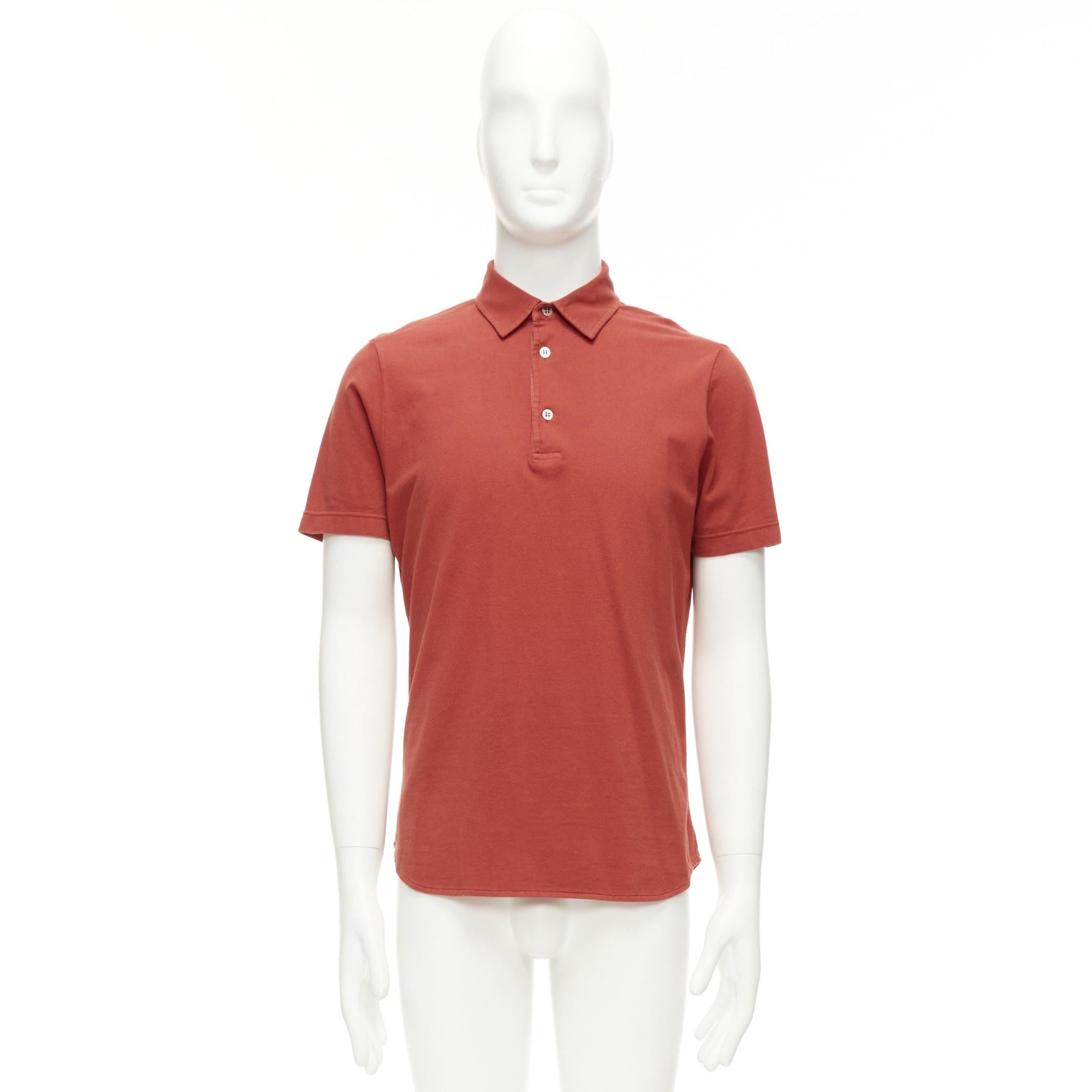 Loro Piana 100% cotone rosso mattone polo con colletto a 3 bottoni S in vendita 4