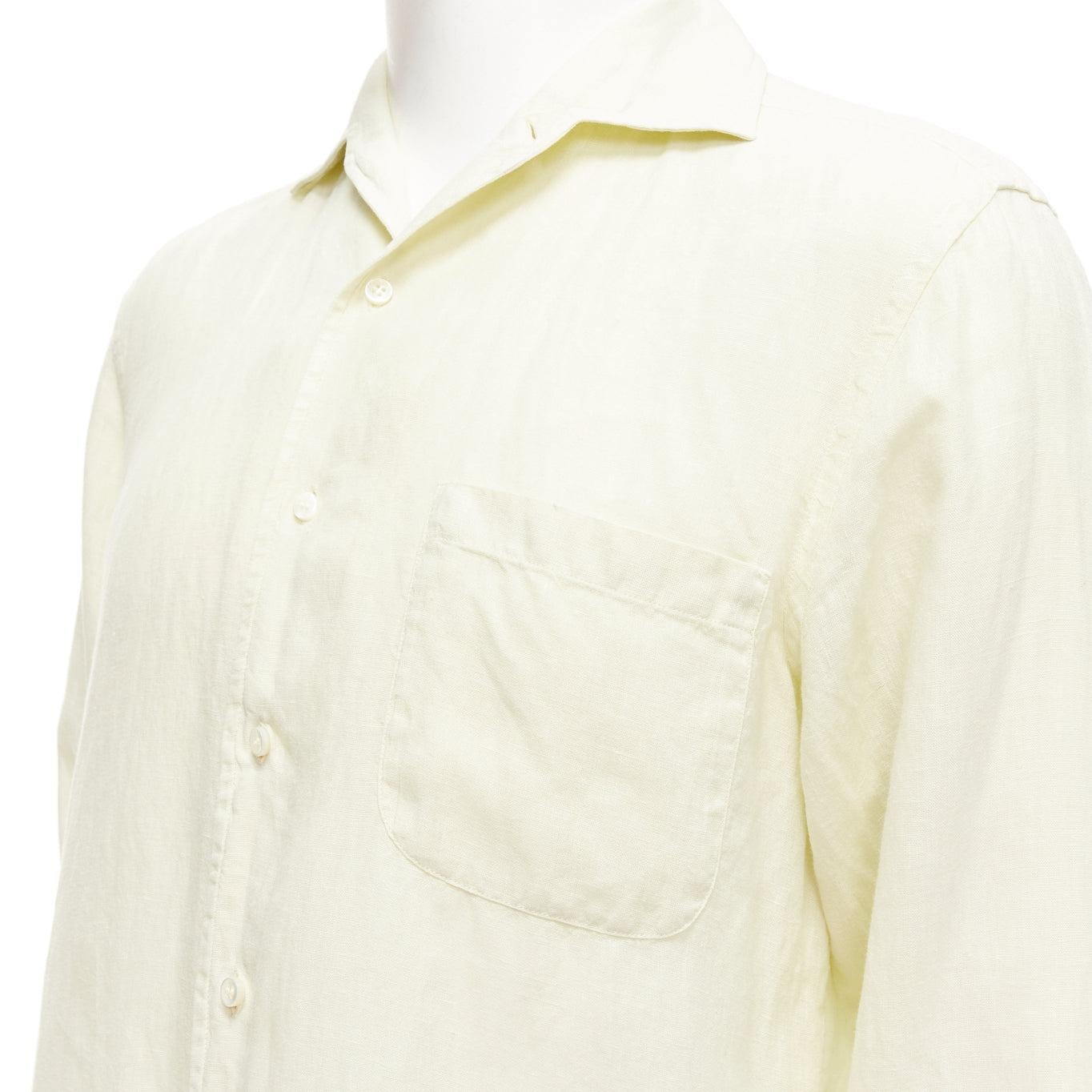 LORO PIANA 100% linen light yellow collared pocketed casual shirt S
Reference: YIKK/A00019
Brand: Loro Piana
Material: Linen
Color: Yellow
Pattern: Solid
Closure: Button
Extra Details: Pocketed. Back yoke.
Made in: Italy

CONDITION:
Condition: