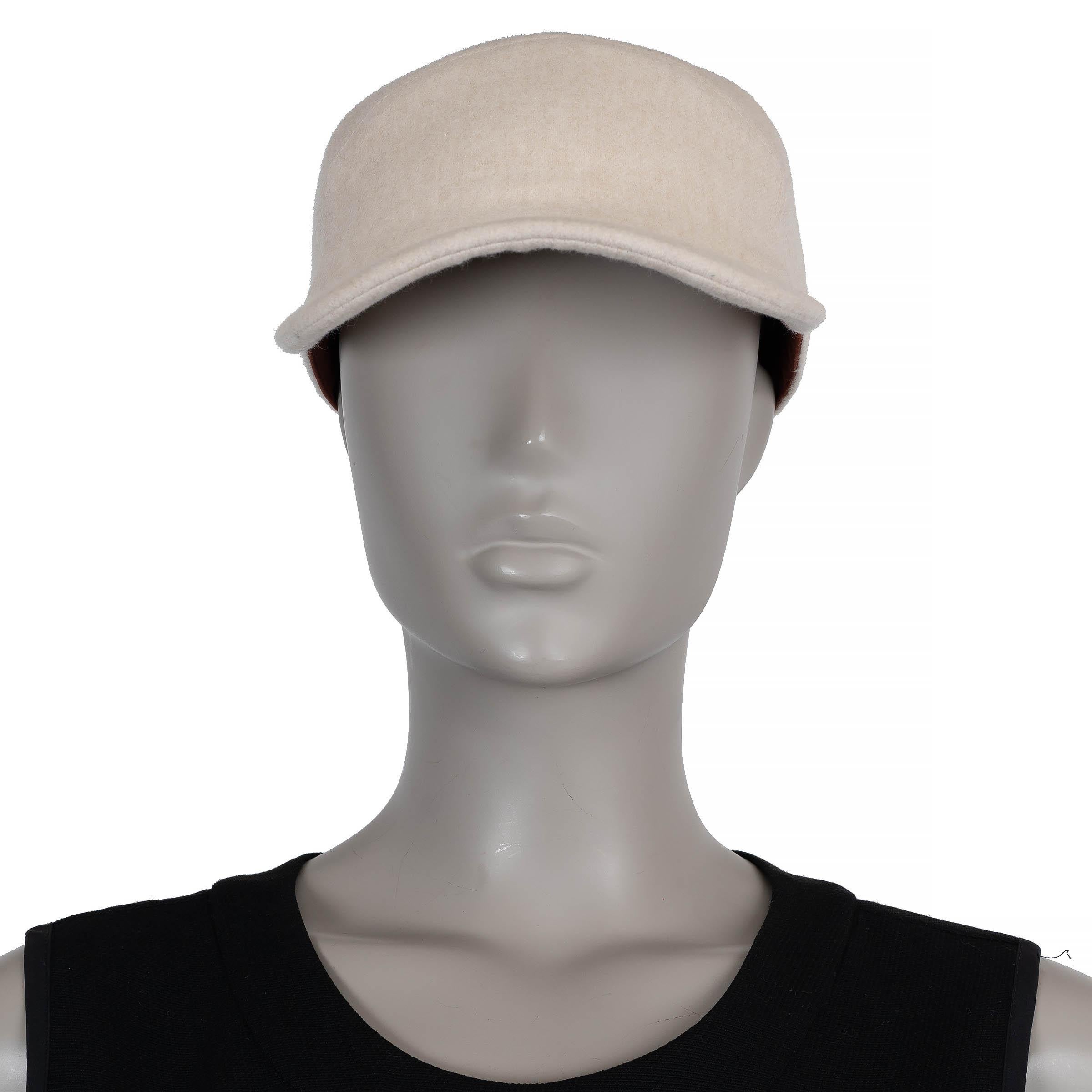 Cette casquette de baseball 100% authentique Loro Piana en cachemire Storm System® Ancient Paper (beige pâle) est une version raffinée d'une silhouette classique. Doté d'un panneau frontal sans couture, il est confectionné en cachemire luxueusement