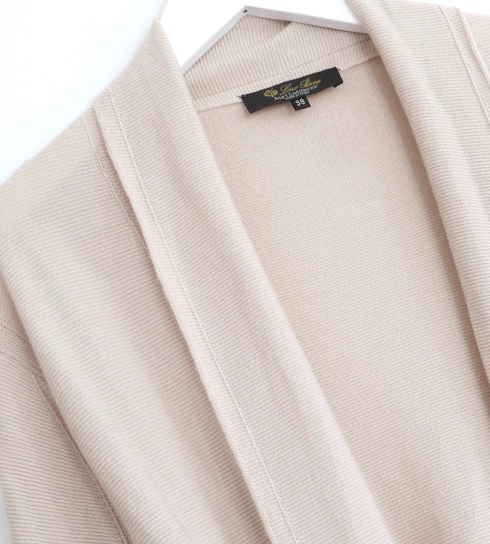 Giacca Cardigan Loro Piana Beige Baby Cashmere con Cintura In condizioni Nuovo in vendita a London, GB
