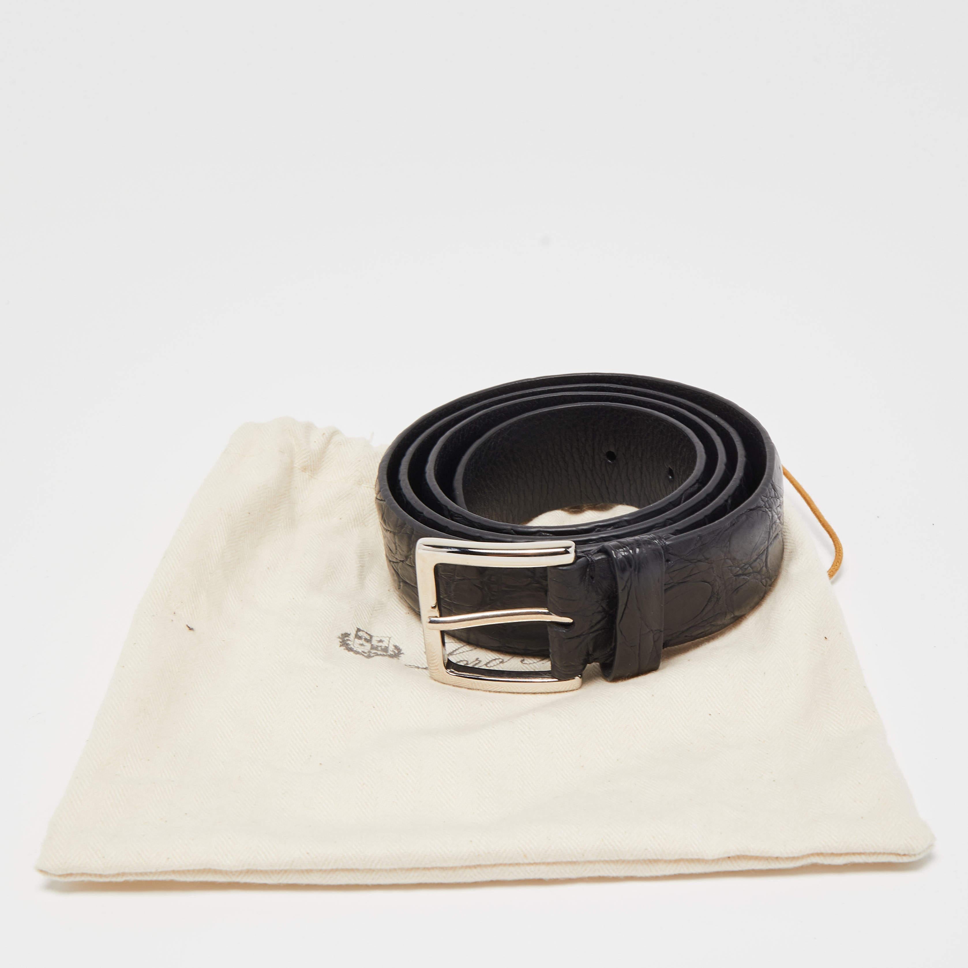 Add a sleek finish to your OOTD with this Loro Piana alligator leather belt. It is carefully crafted to last well and boost your style for a long time.


