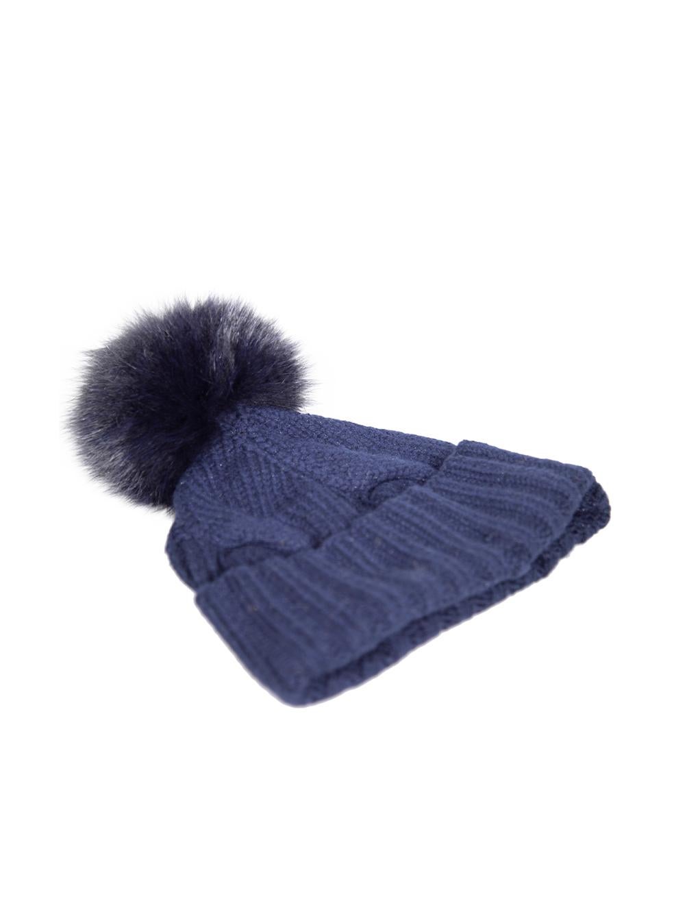 CONDITION is Very good. Minimal wear to hat is evident. Minimal wear with a pull to the knit at the edge on this used Loro Piana designer resale item.
 
 Details
 Blue
 Cashmere
 Cable knit hat
 Pompom detail
 Stretchy
 
 
 Made in Italy
 
