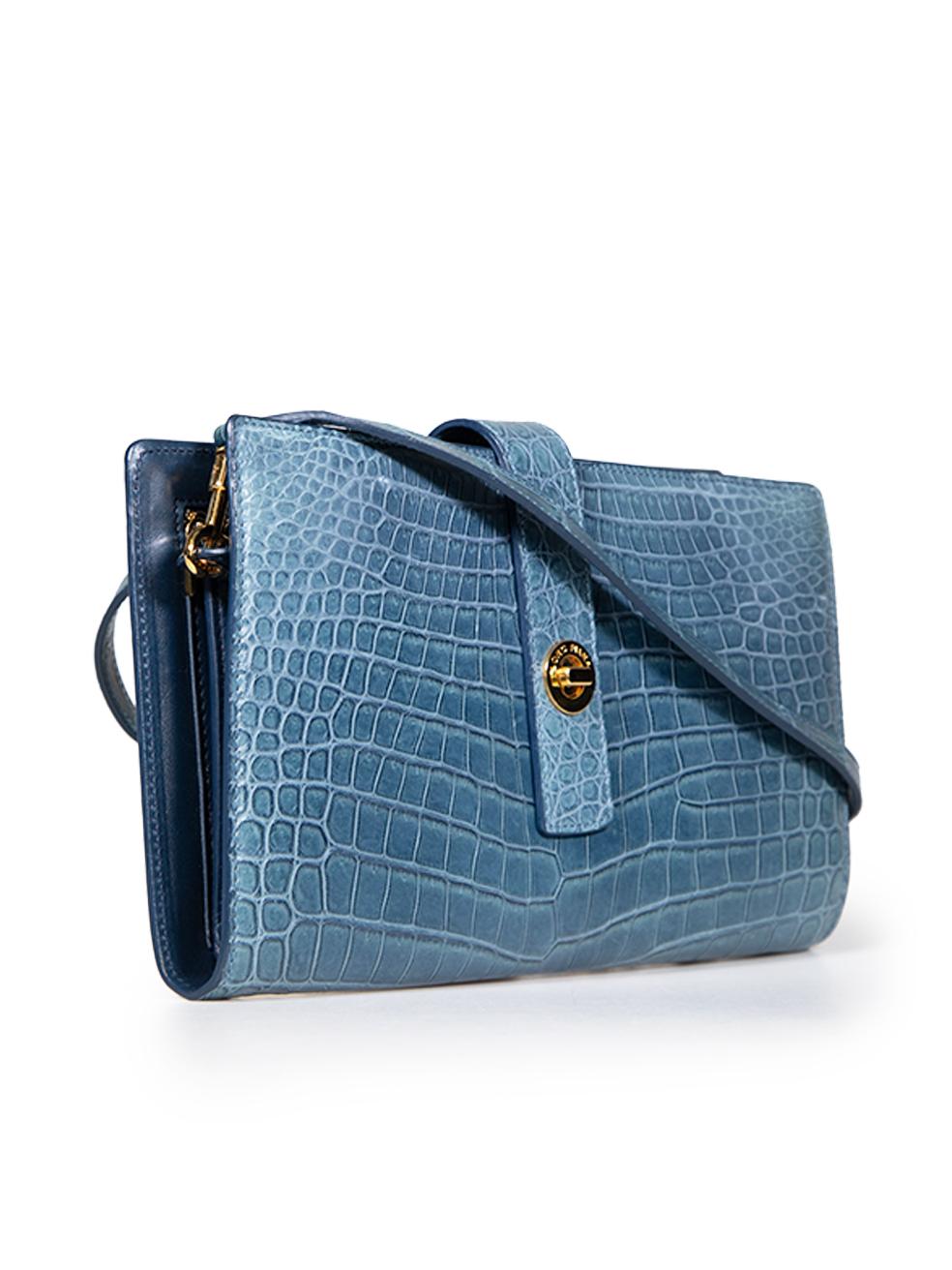 CONDITION is Very good. Minimal wear to bag is evident. Light signs of wear to the front top corners with discolouration and internal leather with scratches on this used Loro Piana designer resale item. Comes with dust bag.
 
 Details
 
 
 Blue 
 
