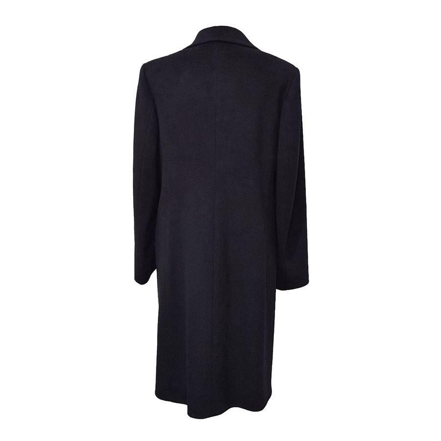 Loro Piana
Wool coat
Wool 
Blue color
Three buttons closure
Two pockets
Length shoulder / hem cm 96 (37,79 inches)
Shoulders cm 40 (15,74 inches)
Fast shipping from Italy