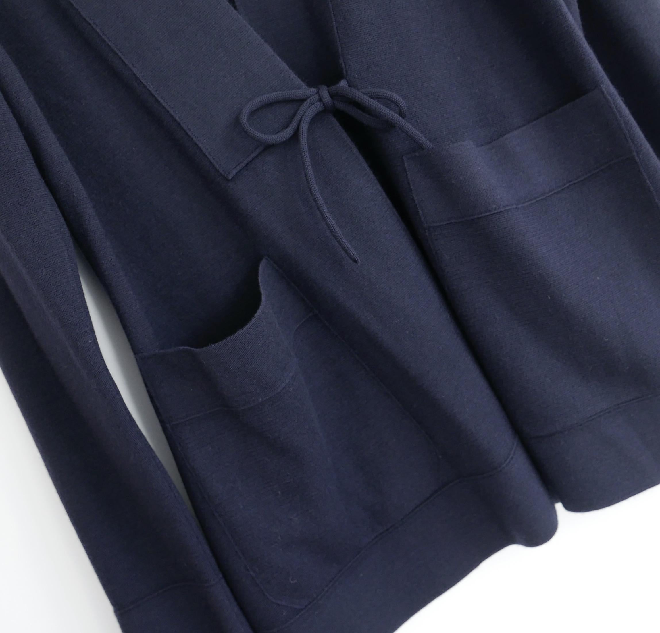 Nero Giacca cardigan Loro Piana Burford Navy in cashmere e seta, con lacci e lacciuoli in vendita