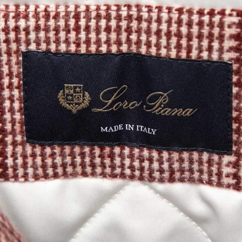 Loro Piana Burgundy Cashmere Fur Trimmed Hood Icery Short Water Jacket M In Good Condition For Sale In Dubai, Al Qouz 2
