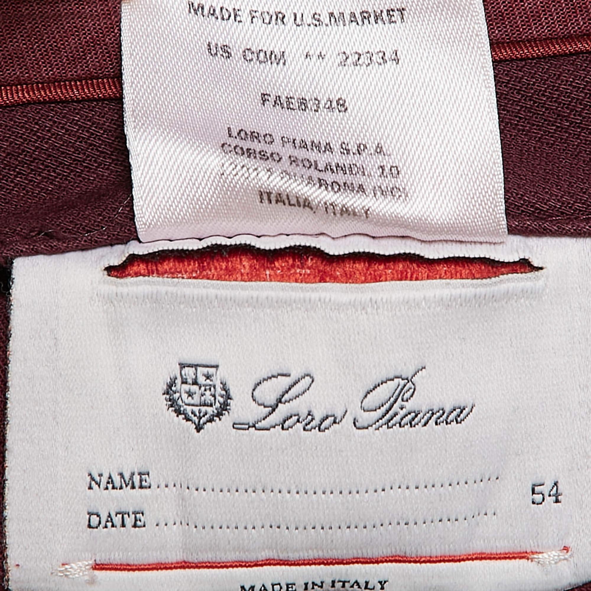 Loro Piana Pantalones cortos chinos de algodón burdeos XXL en Bastante bueno estado para la venta en Dubai, Al Qouz 2