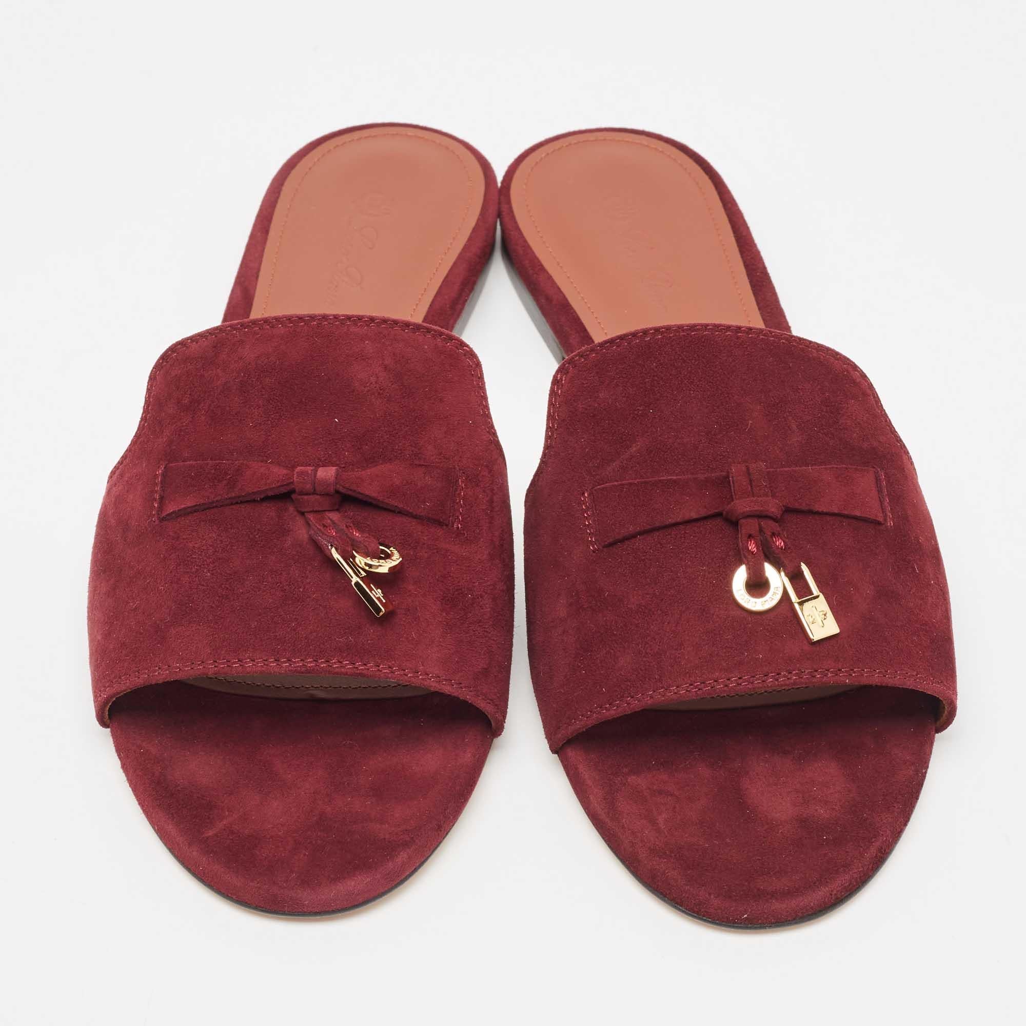 A perfect blend of luxury, style, and comfort, these designer flats are made using quality materials and frame your feet in the most refined way. They can be paired with a host of outfits from your wardrobe.

Includes: Original Dustbag, Original