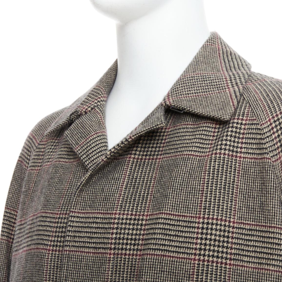 LORO PIANA Cashmere Green Storm System beige herringbone long coat M
Reference: TGAS/E00192
Brand: Loro Piana
Collection: Cashmere Green Storm System
Material: Cashmere
Color: Beige, Red
Pattern: Herringbone
Closure: Button
Lining: Beige