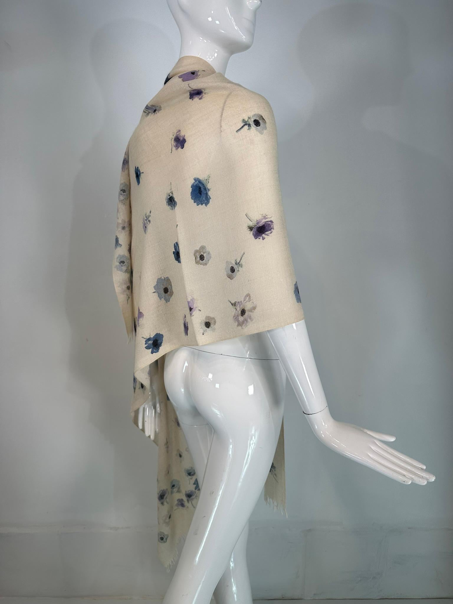 Loro Piana Cashmere & Silk Blue & Cream Floral Fringe Hem Shawl Stole 28 X 80 In Good Condition For Sale In West Palm Beach, FL