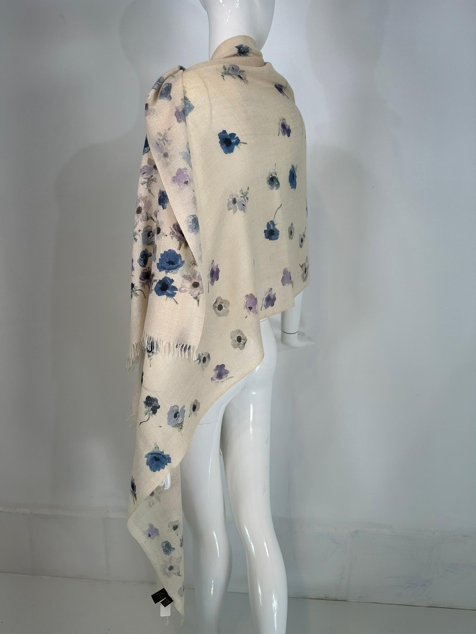 Loro Piana Cashmere & Silk Blue & Cream Floral Fringe Hem Shawl Stole 28 X 80 For Sale 2