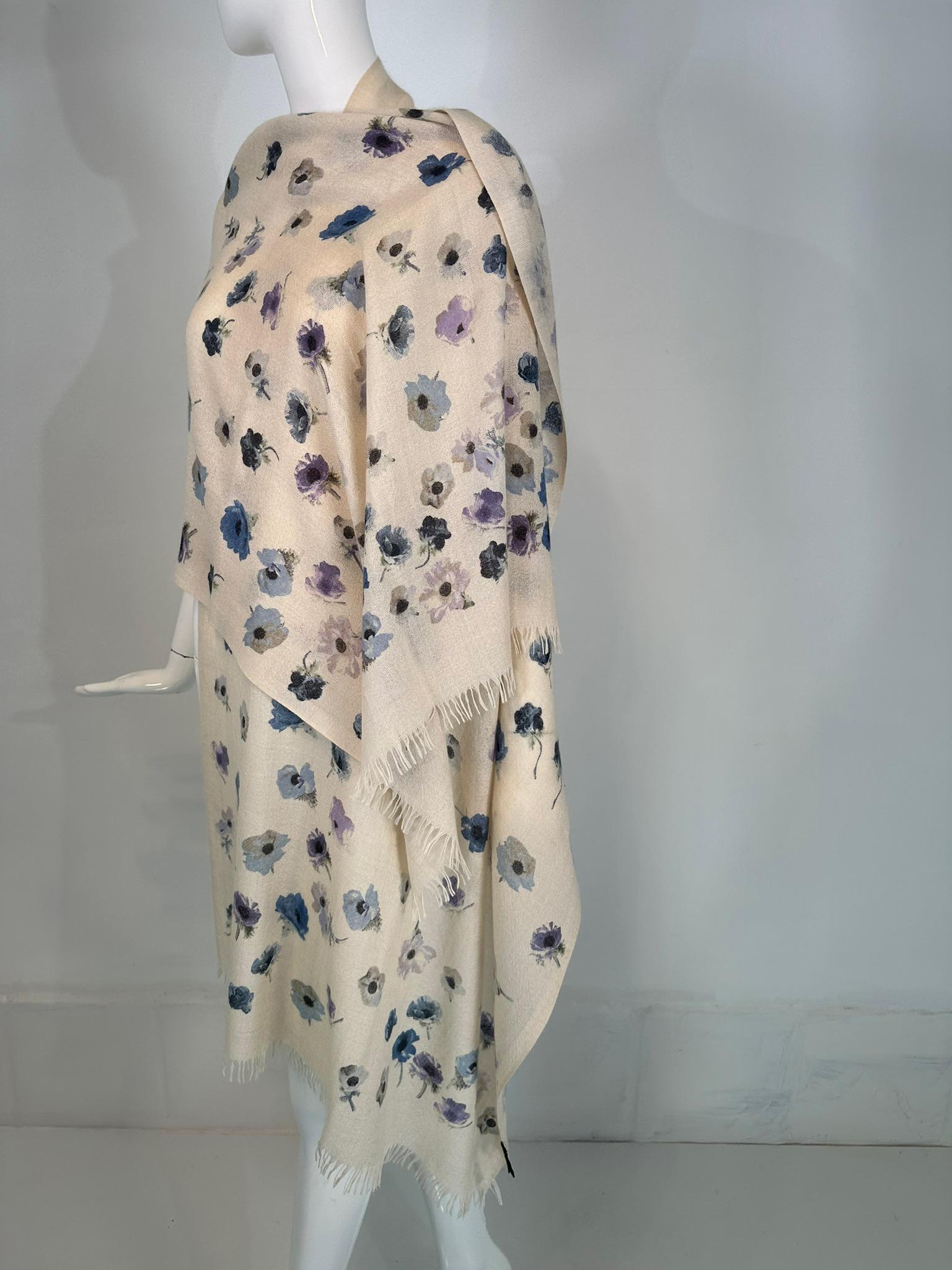 Loro Piana Cashmere & Silk Blue & Cream Floral Fringe Hem Shawl Stole 28 X 80 For Sale 4