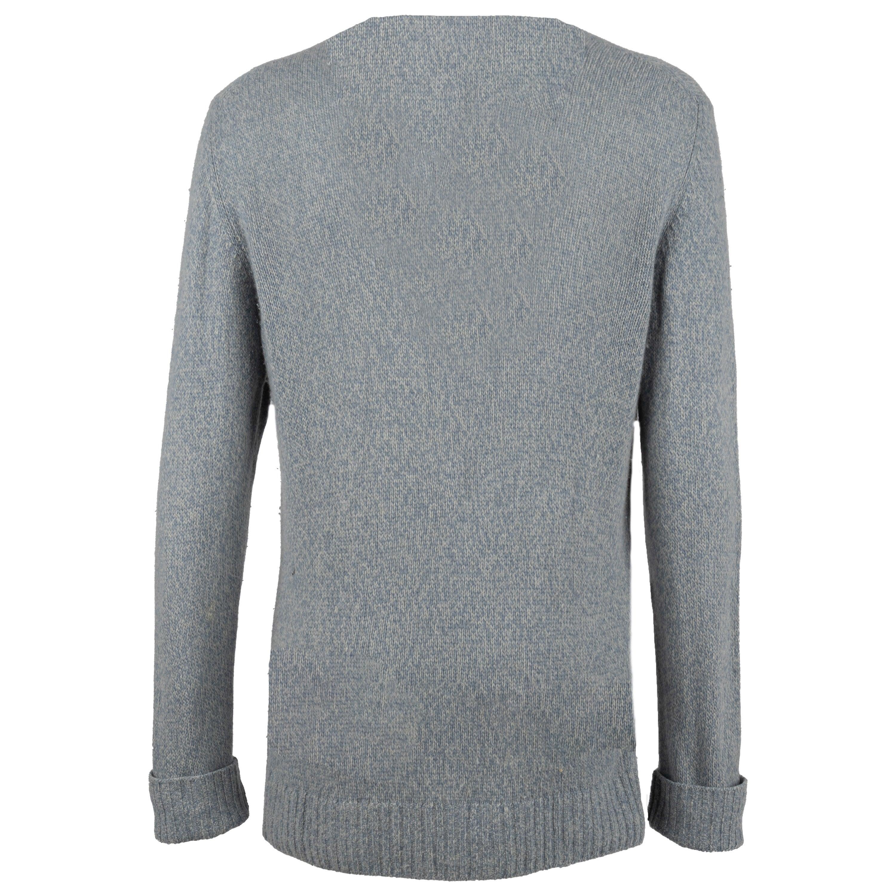 Confectionné à partir de 100% de cachemire, dans un mélange de bleu clair et de gris, ce pull Loro Piana assure une chaleur et un confort supérieurs. Le poignet et l'ourlet côtelés sont conçus pour un confort accru, tandis que le col ras du cou