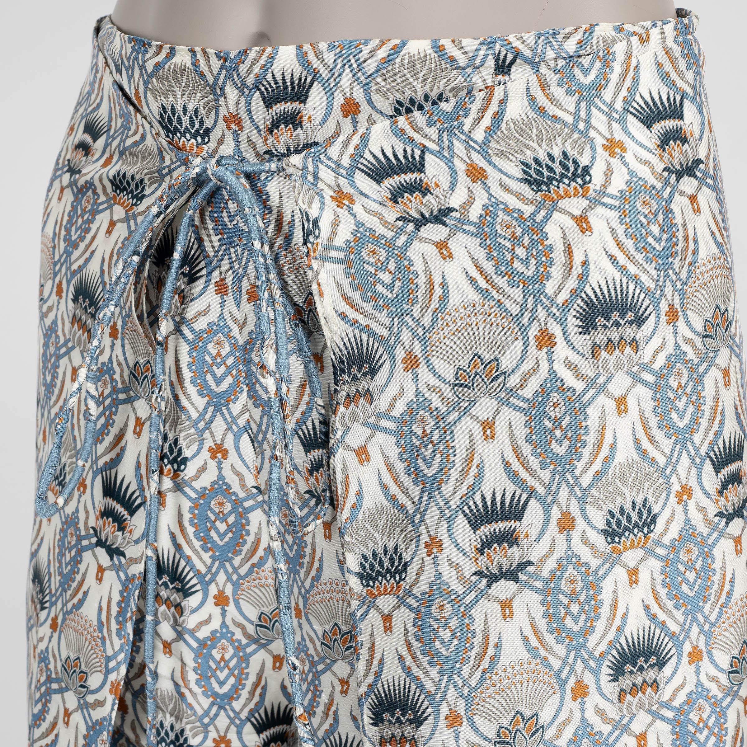 LORO PIANA cream & blue silk 2025 MAYNARD SHANTUNG CROPPED Pants 40 S In Excellent Condition For Sale In Zürich, CH