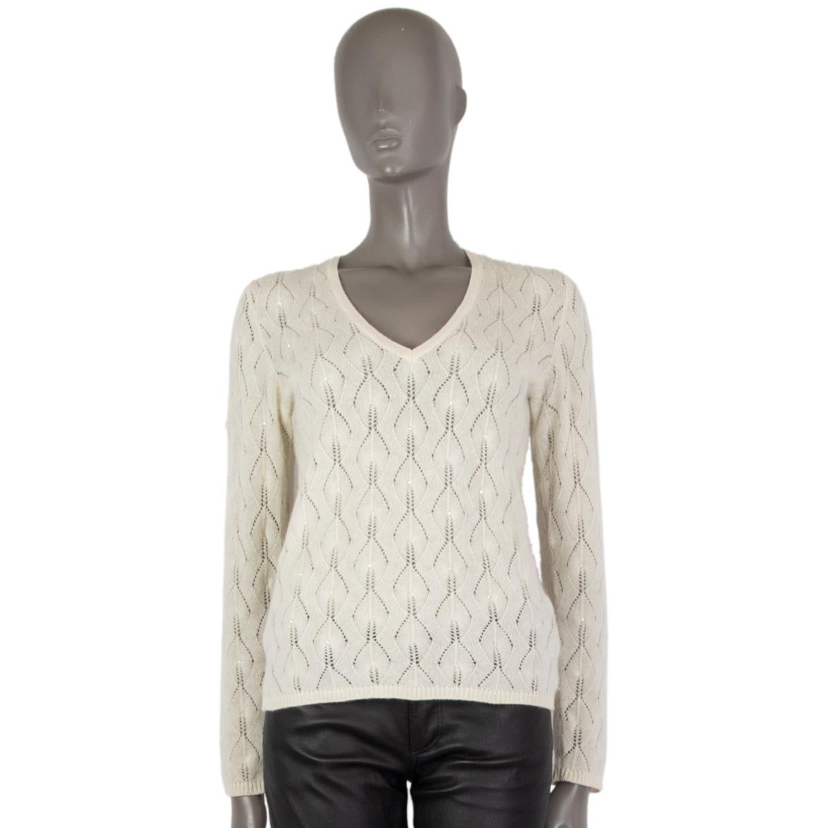 LORO PIANA cream white cashmere EMBELLISHED V-NECK Sweater 44 L In Excellent Condition In Zürich, CH