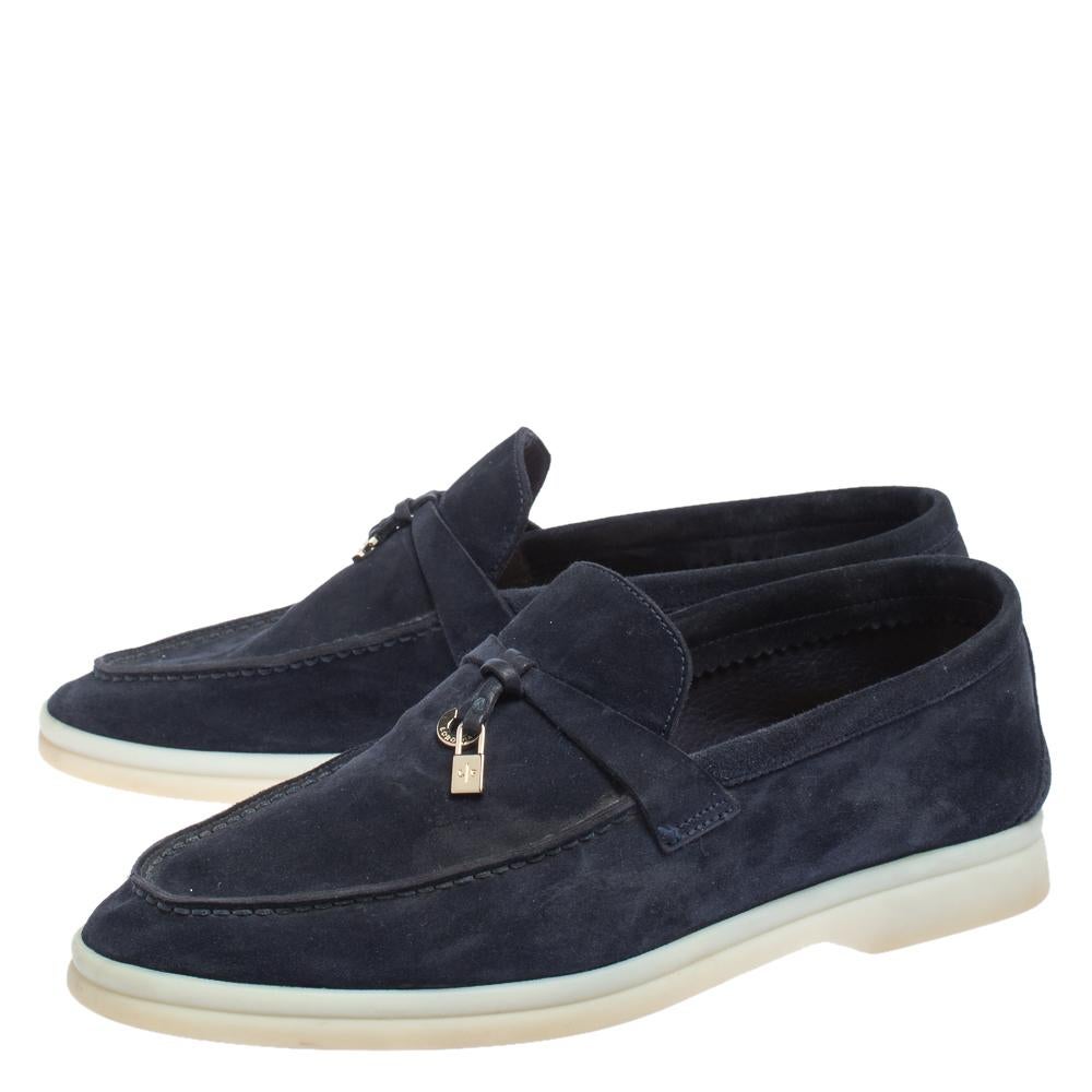 Loro Piana Dunkelblaue Sommer-Charms Walk Loafers Größe 37 im Zustand „Gut“ in Dubai, Al Qouz 2