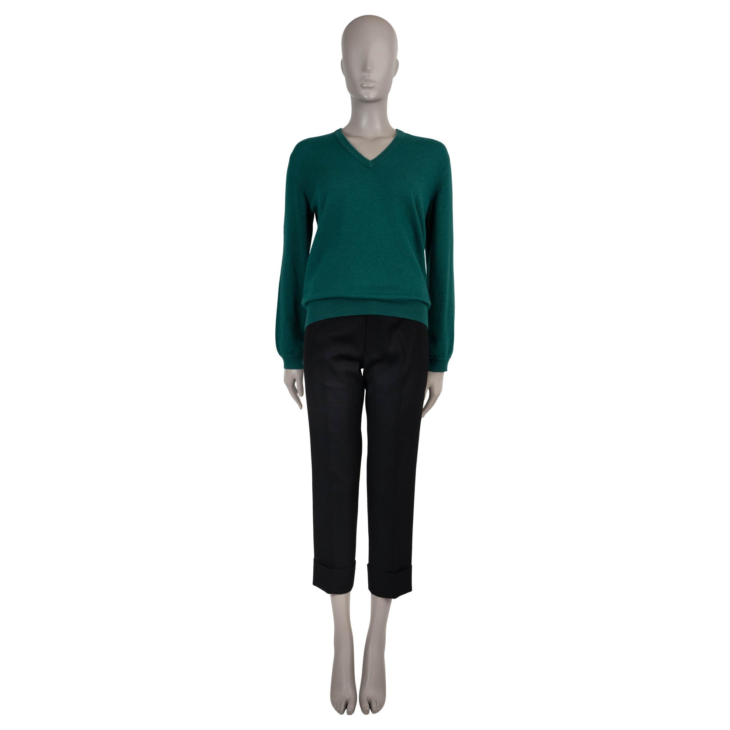 Loro Piana maglione verde scuro in cashmere e seta CLASSIC V-NECK 40 S.I.V.A. In condizioni ottime in vendita a Zürich, CH