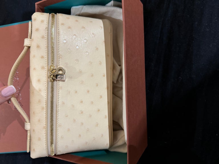 Loro Piana Extra Pocket Pouch L19 Tasche aus StrauBenleder in StrauBenleder