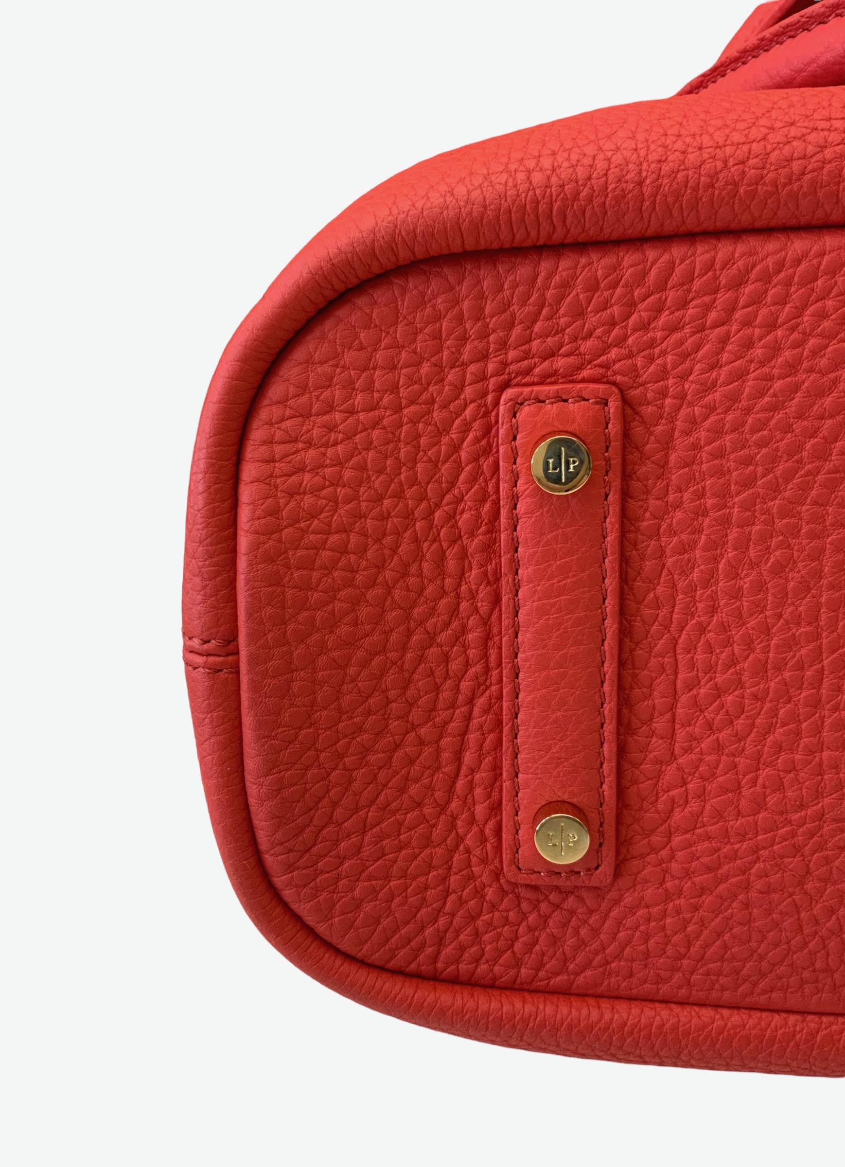 Loro Piana Geranium Bellevue Tasche aus Leder (Rot) im Angebot