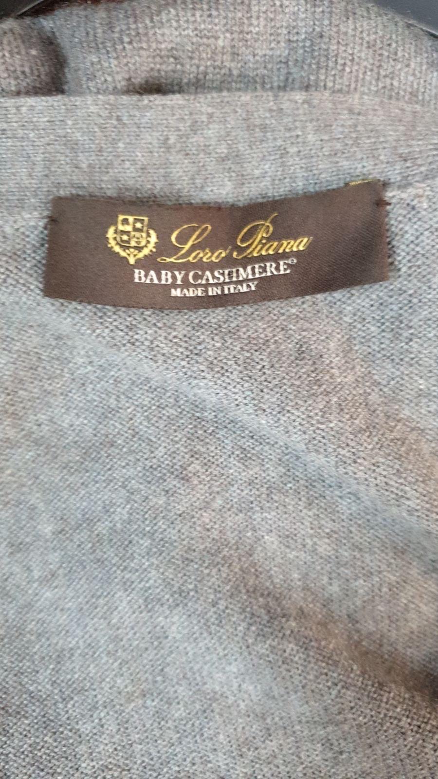 Loro Piana Cardigan gris en cachemire pour bébé Sz.42 en vente 3