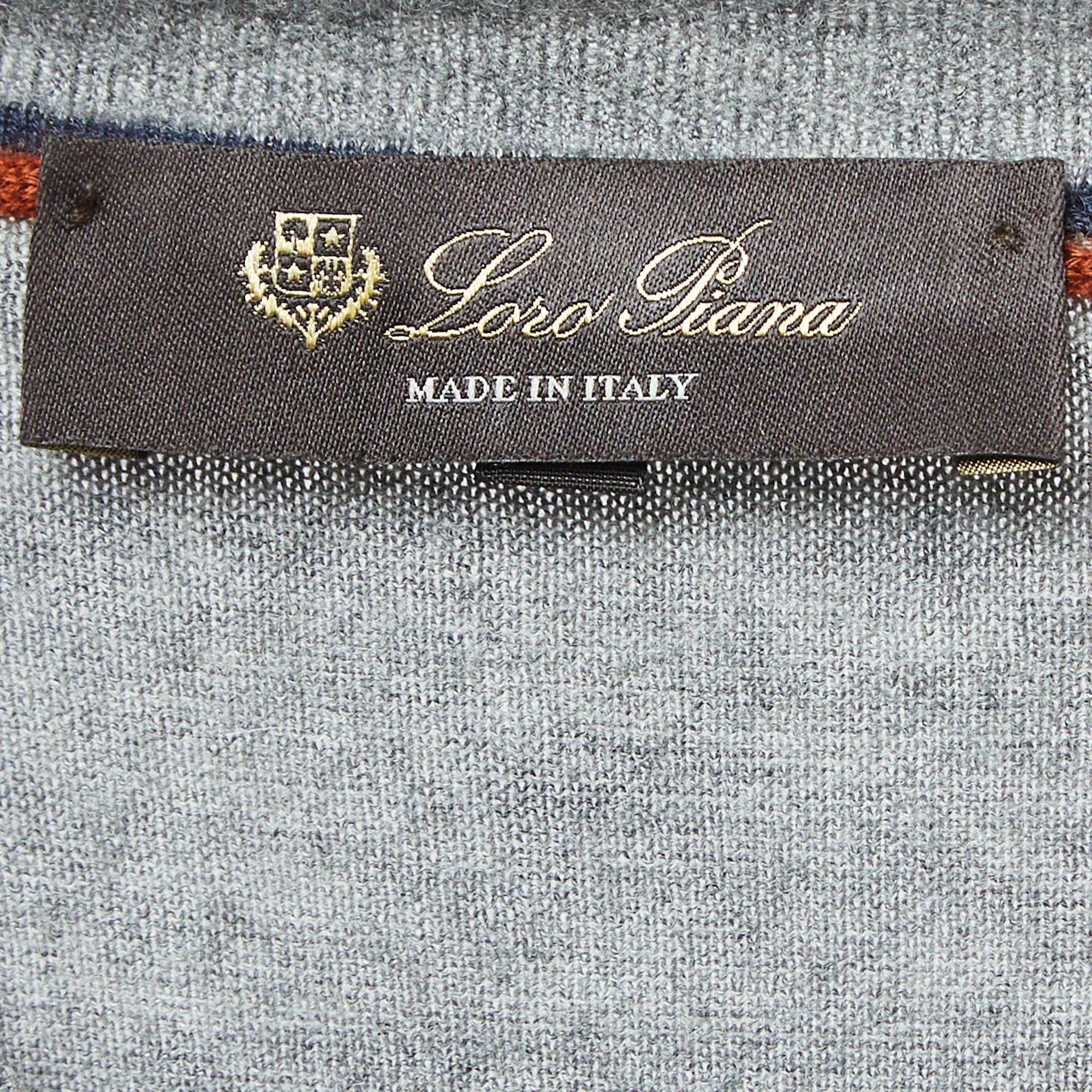 Loro Piana Grey Cashmere V-Neck Sweater M In Good Condition For Sale In Dubai, Al Qouz 2