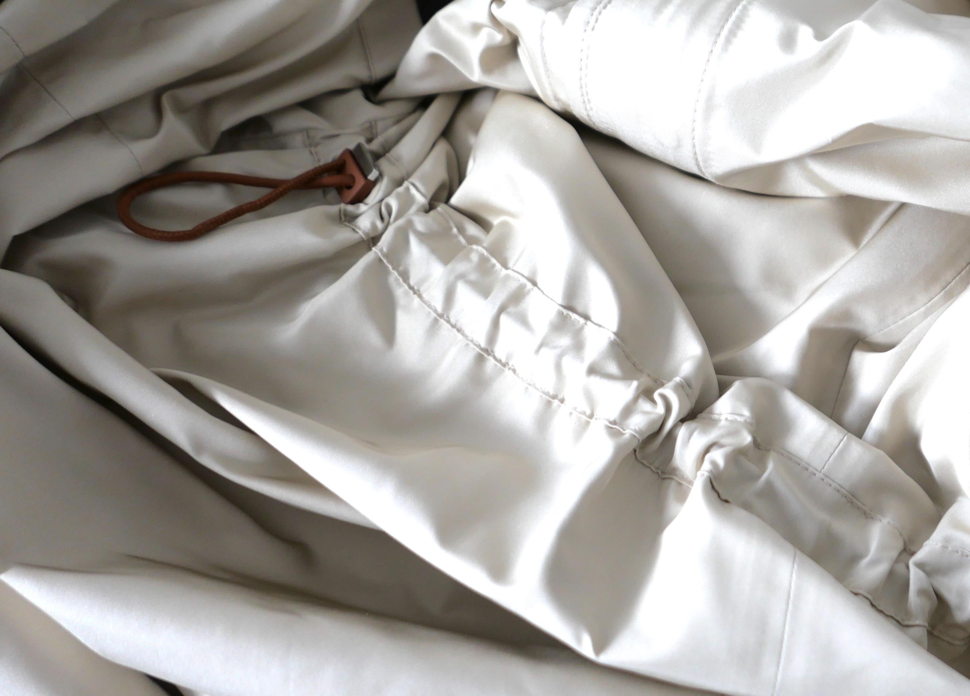 Loro Piana Imperméable en satin mat Anorak en vente 5