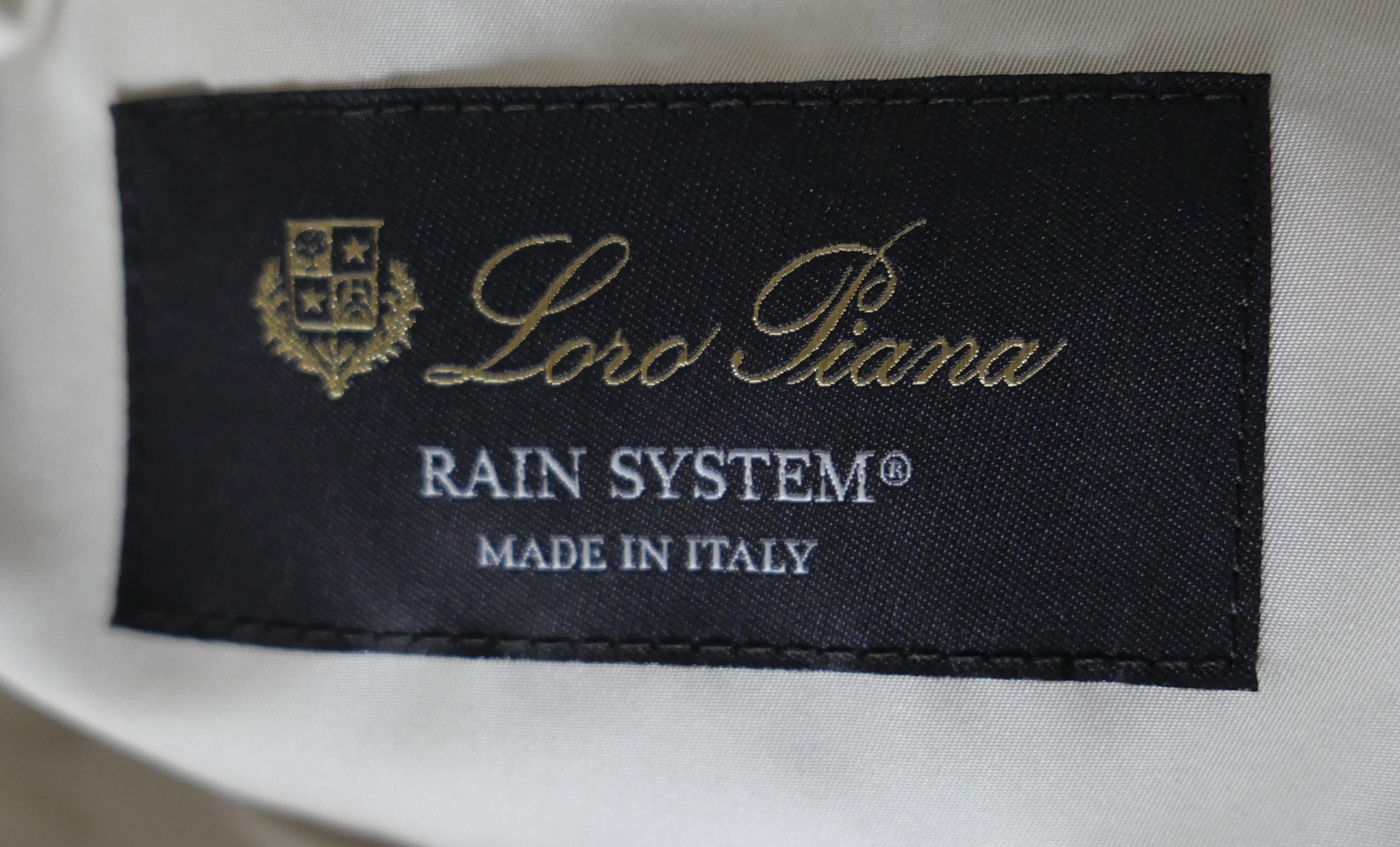 Loro Piana Imperméable en satin mat Anorak en vente 6