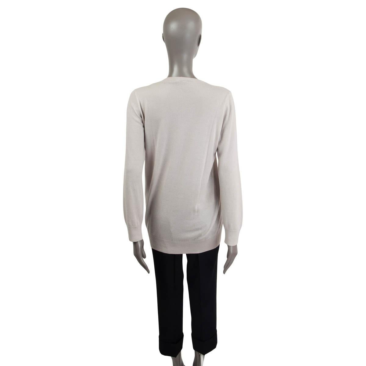 LORO PIANA light grey cashmere V-Neck Sweater 46 XL In Excellent Condition For Sale In Zürich, CH