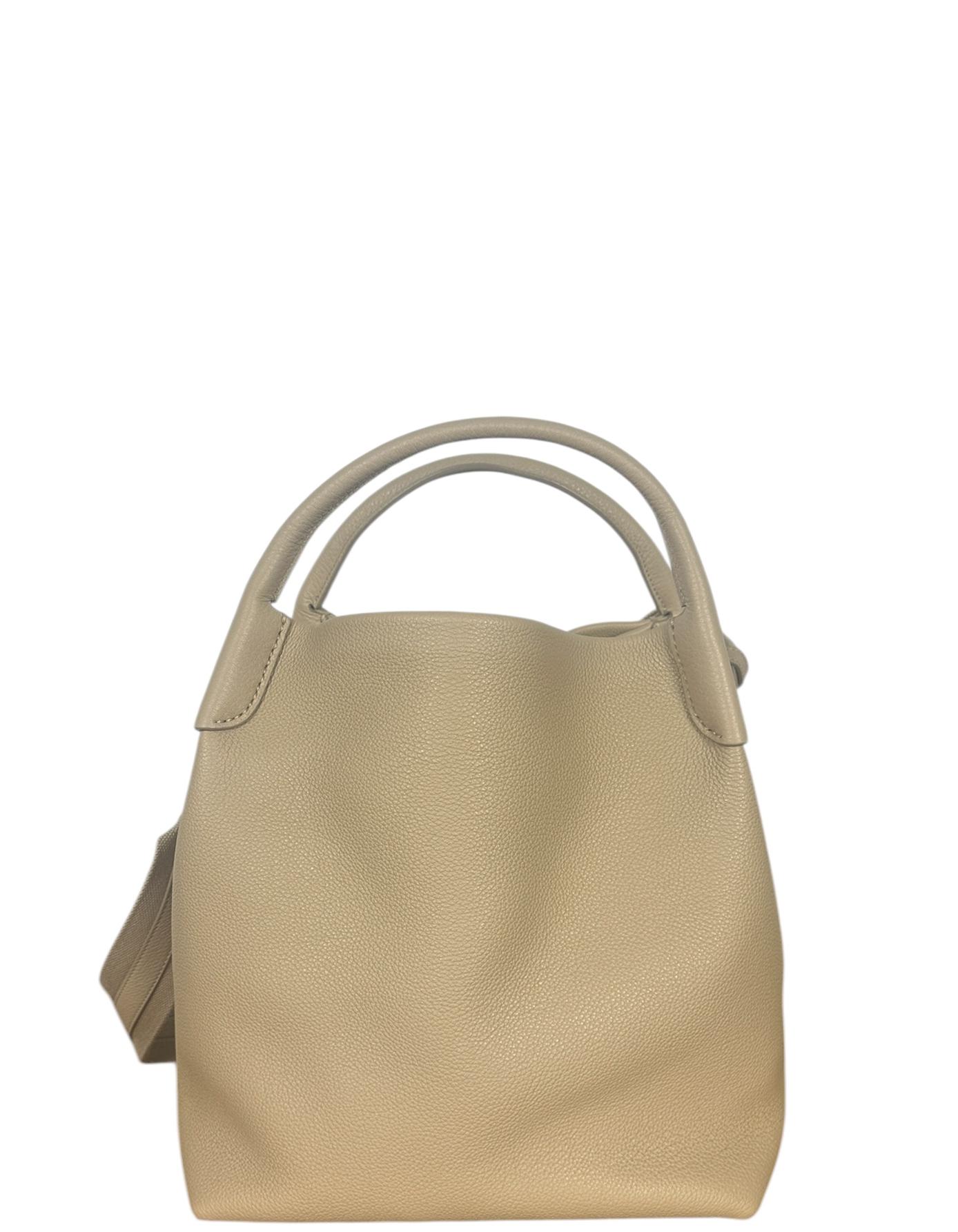 Loro Piana Lentisco claro Piel de becerro granulada Bala grande Hobo con correa en Excelente Estado en New York, NY