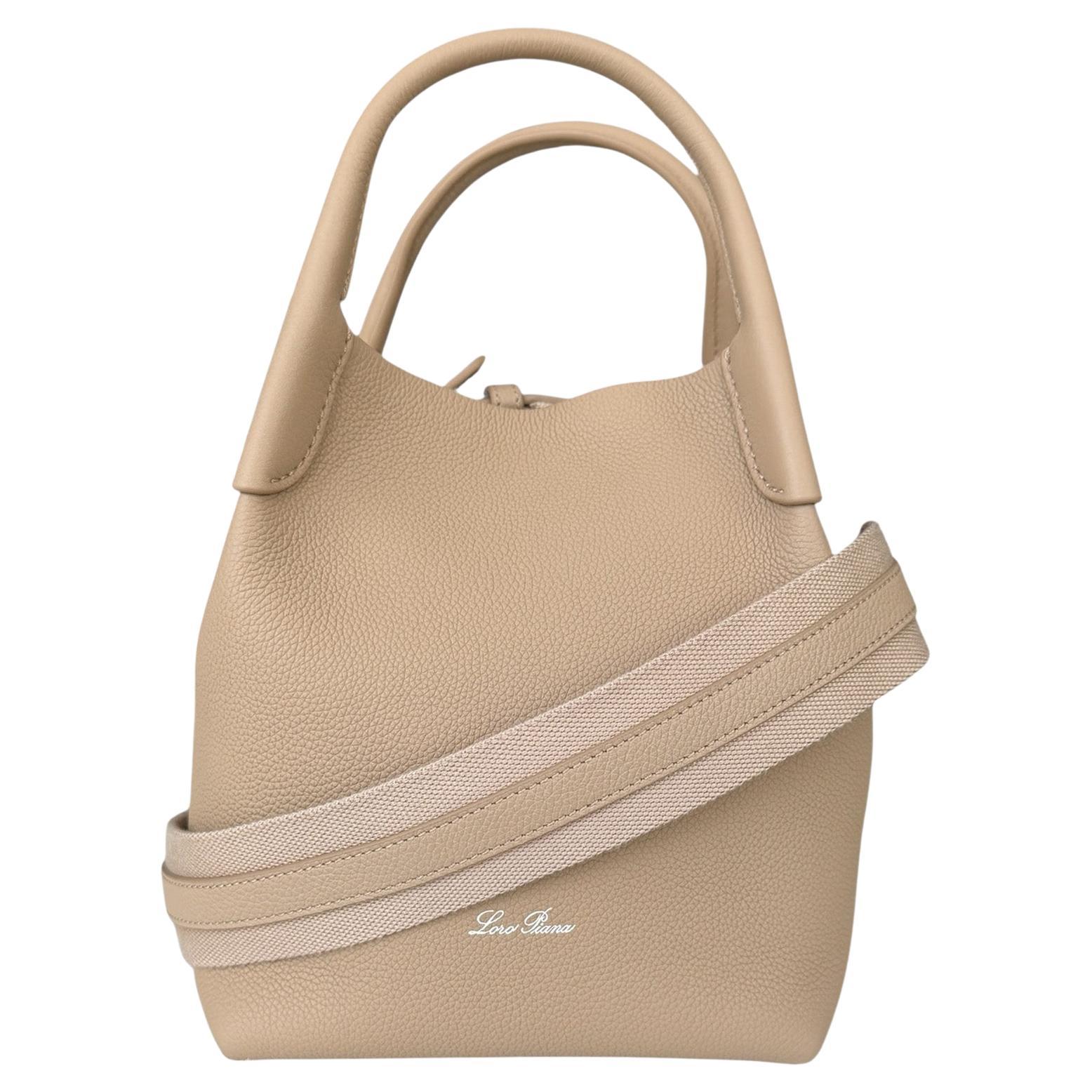 Loro Piana in pelle di mastice chiaro Borsa Hobo piccola con tracolla
