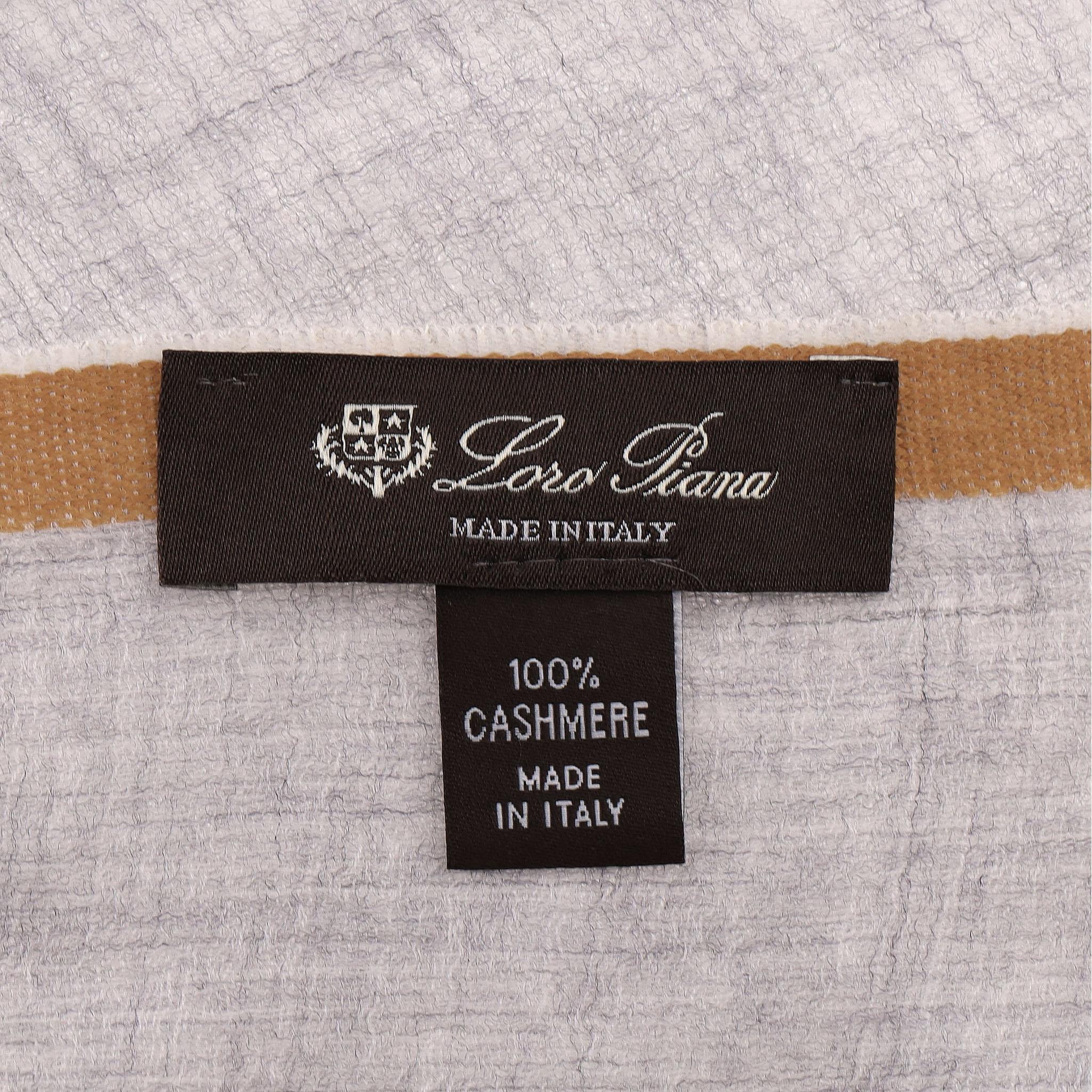 Châle/écharpe en cachemire brodé du logo de Loro Piana en vente 2