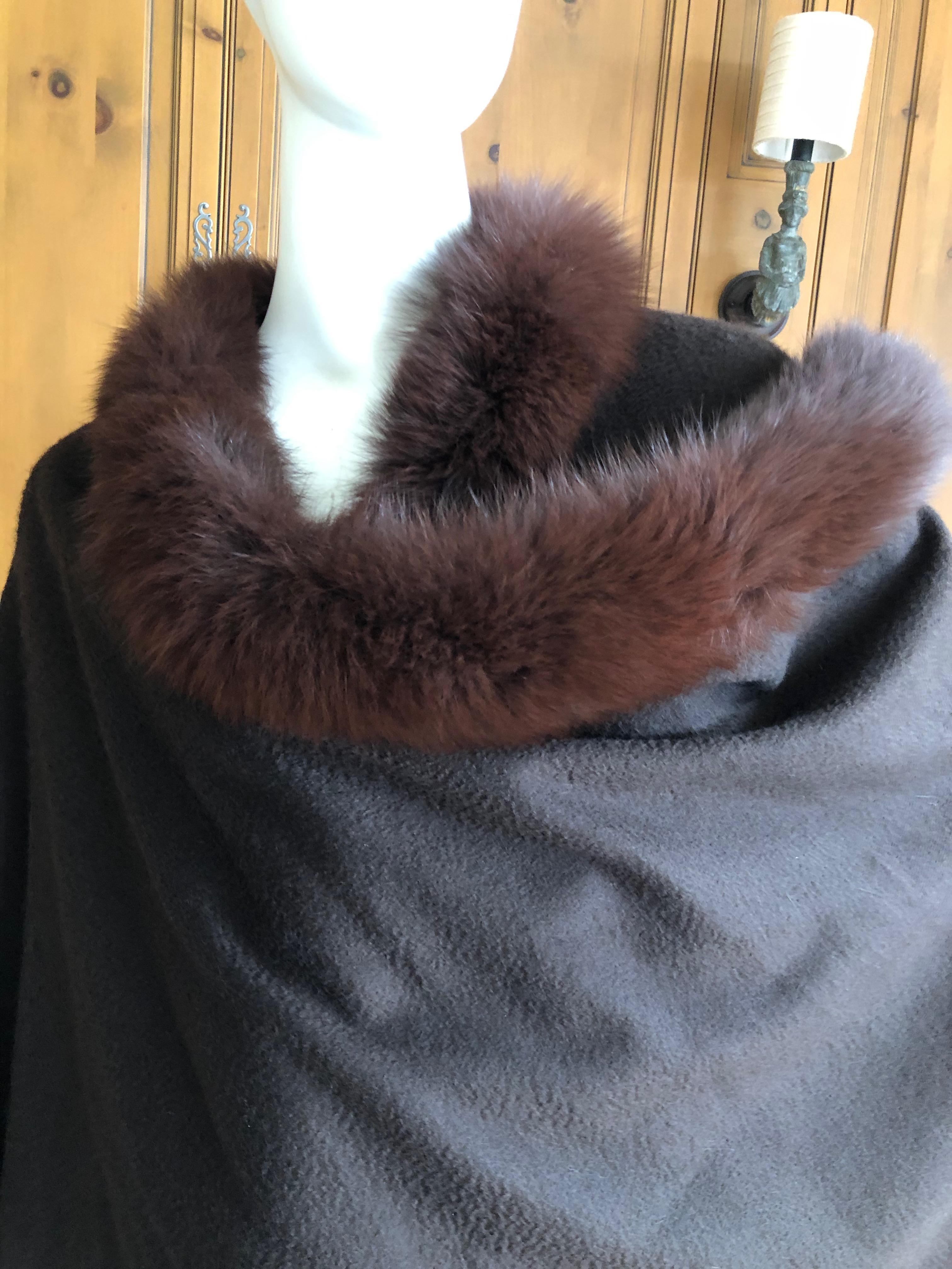 Women's or Men's Loro Piana Luxurious Brown Pure Cashmere Wrap with Fox Fur Trim For Sale