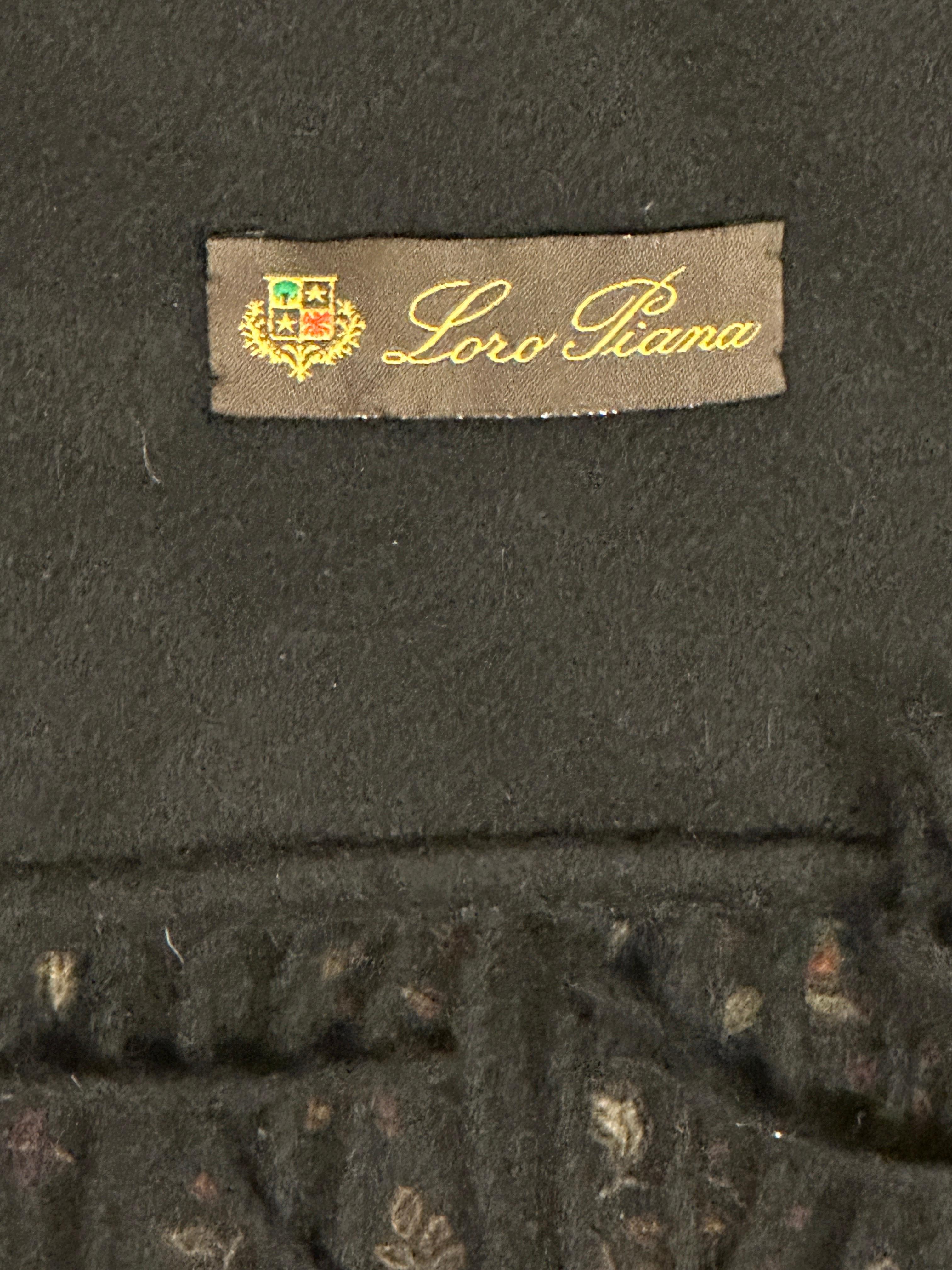 Loro Piana Châle à franges en cachemire 2 plis, magnifiquement énorme et luxueux en vente 14