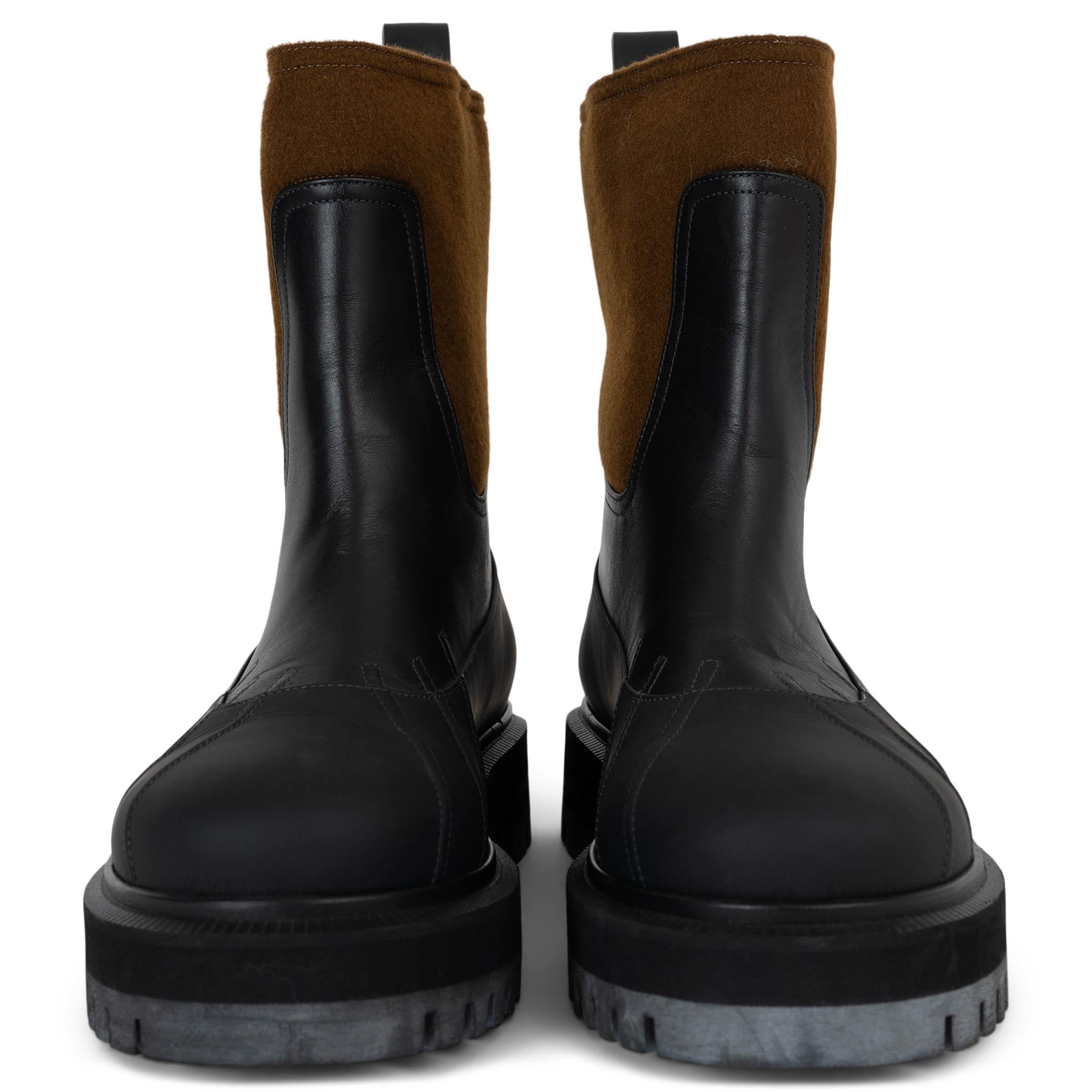 Estas botas de lluvia Regent 100% auténticas de Loro Piana combinan lujo y funcionalidad con una artesanía impecable. Con una parte superior de cachemira marrón tostado tratada con Storm System® para resistir al agua, están acentuadas con cuero