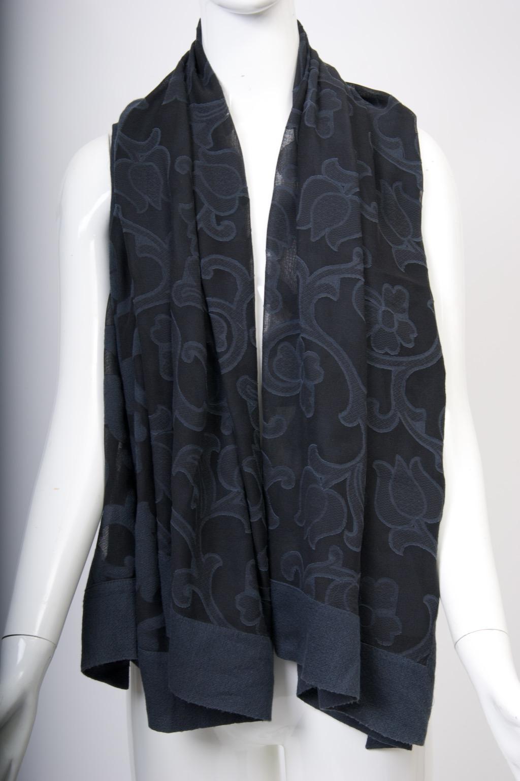 Loro Piana Navy Burn-out Shawl en venta 5