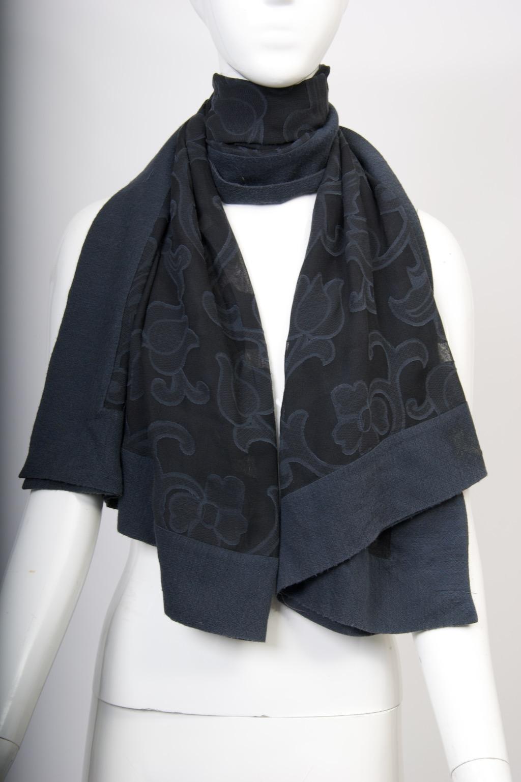 Loro Piana Navy Burn-out Shawl en venta 3