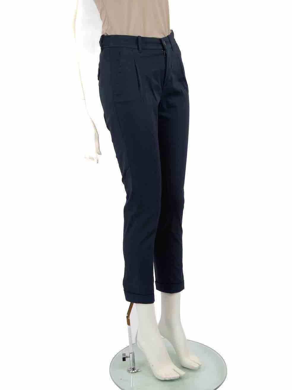CONDITION is Very good. Minimal wear to trousers is evident. Minimal discolouration mark above the front button closure on this used Loro Piana designer resale item.
 
 
 
 Details
 
 
 Navy
 
 Cotton
 
 Trousers
 
 Slim fit
 
 Low rise
 
 Cropped