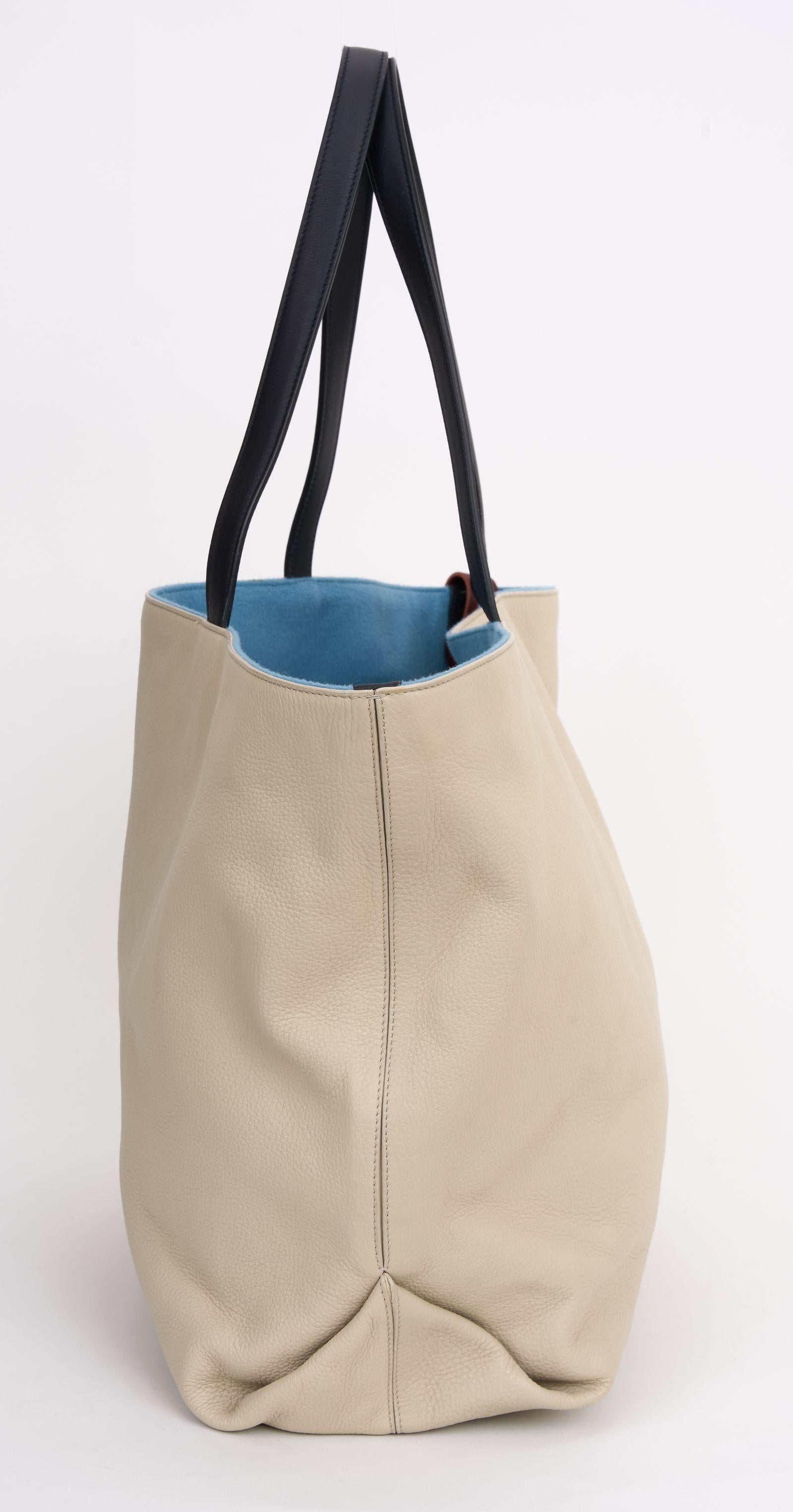Beige Loro Piana New Tote in pelle e cashmere in vendita