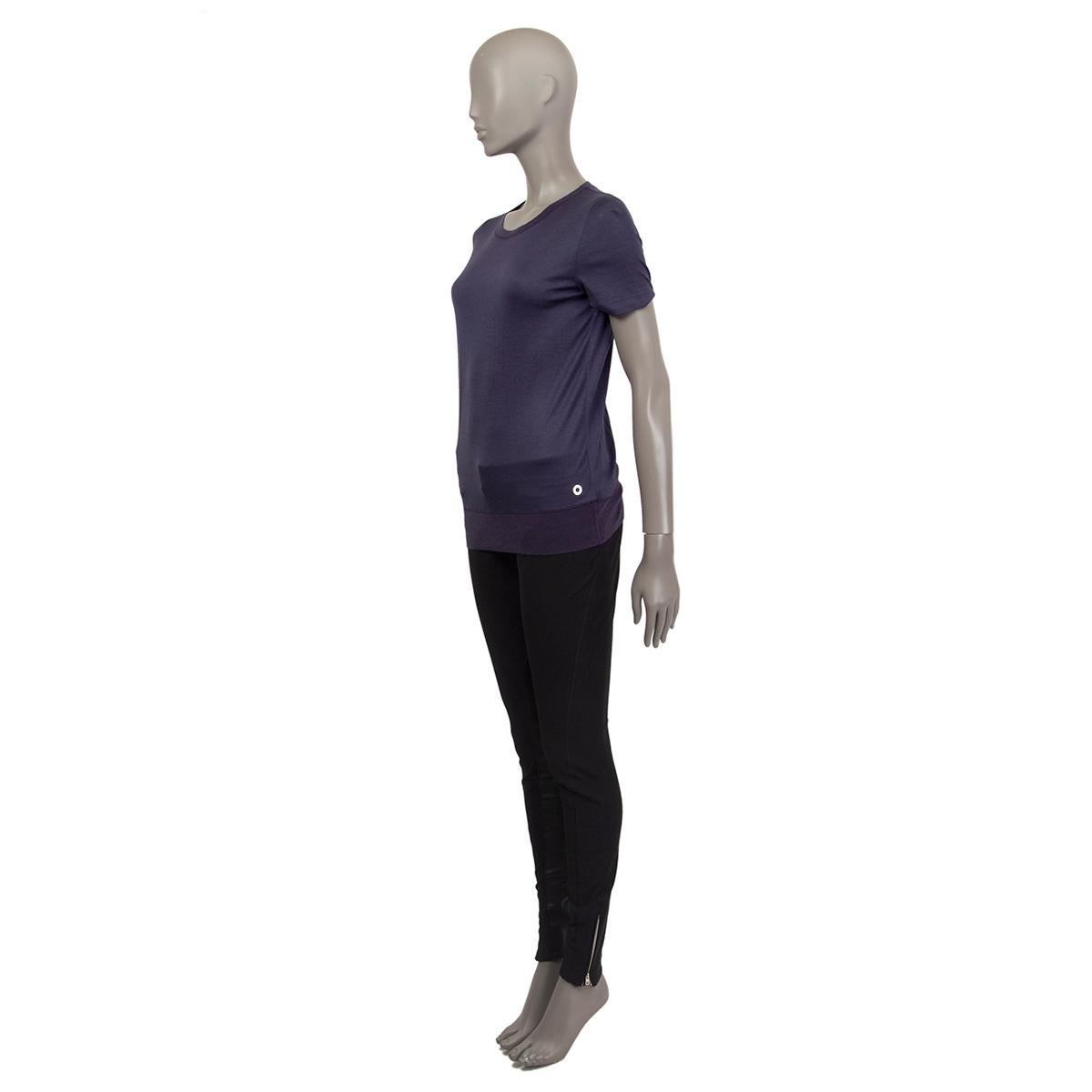 Loro Piana short sleeve sweater in violet cashmere (70%) and silk (30%). Has been worn and is in excellent condition.

Tag Size 42
Size M
Shoulder Width 37cm (14.4in)
Bust 88cm (34.3in) to 92cm (35.9in)
Waist 86cm (33.5in) to 92cm (35.9in)
Hips 82cm