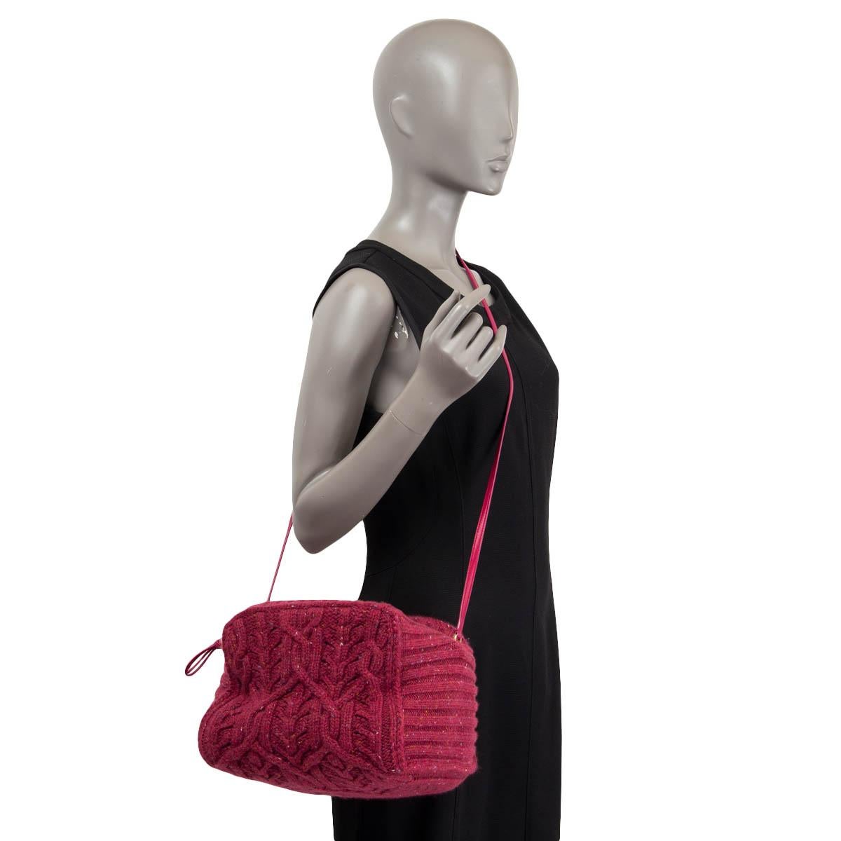 LORO PIANA raspberry pink cashmere PUFFY KNIT POUCH Clutch Bag For Sale 1