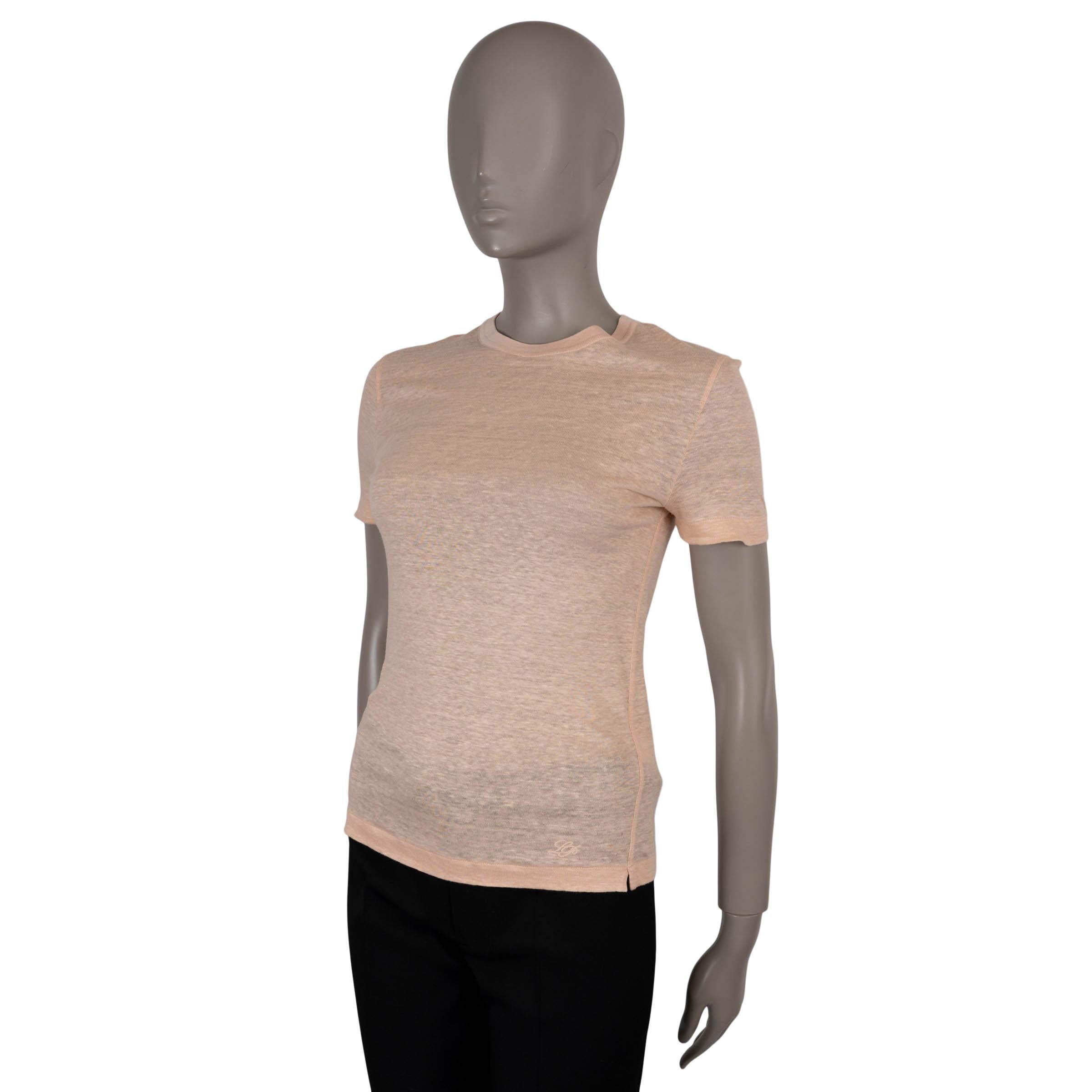 Questa T-shirt Loro Piana Gargano, autentica al 100%, è realizzata in jersey di lino color salmone (100%) e offre una finitura leggera e traspirante. Disegnato con una silhouette rilassata, presenta un classico girocollo dettagliato da un raffinato