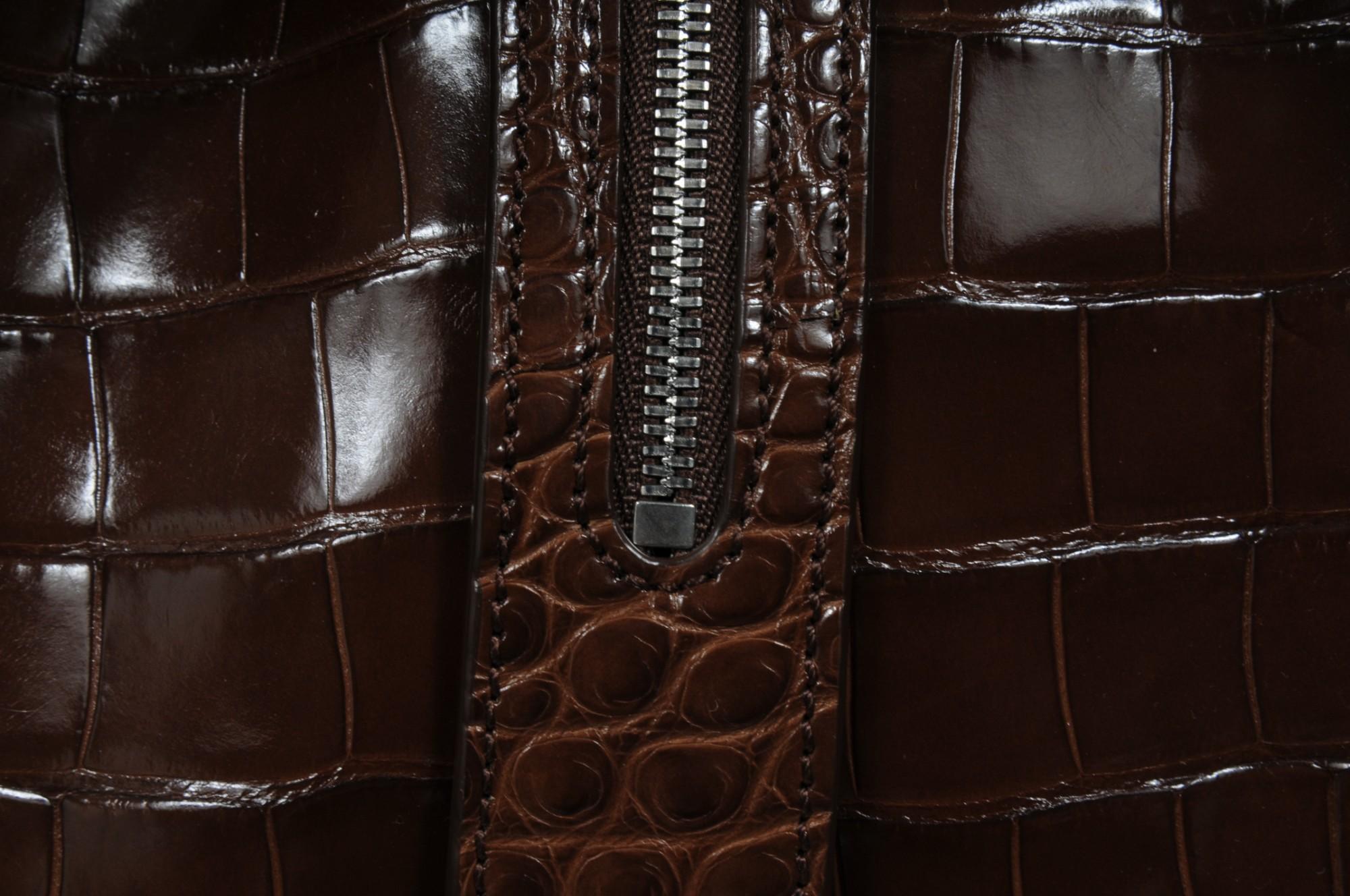 Femenino o masculino Bolso Loro Piana Sesia Bolso de asa superior Tote Crossbody de aligátor marrón en venta