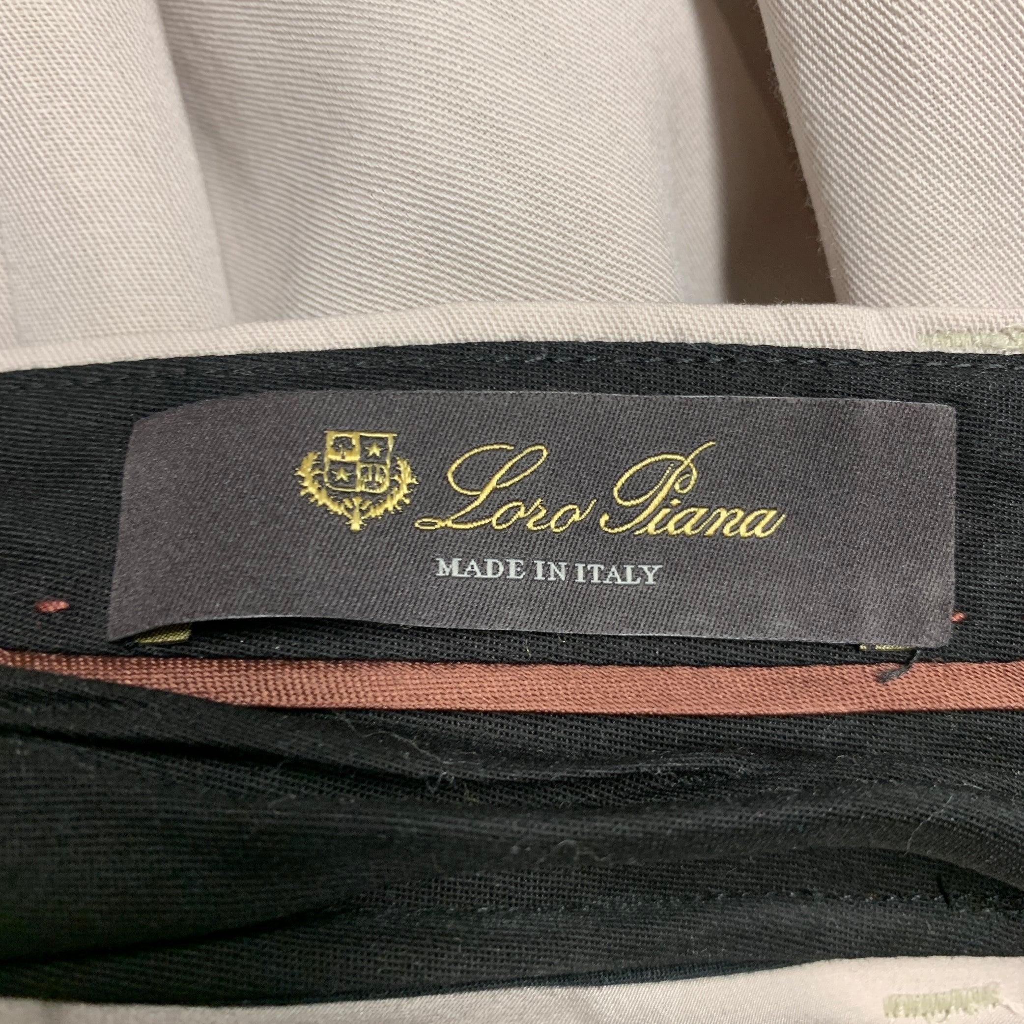 LORO PIANA Size 2 Grey Virgin Wool Blend Pleated Dress Pants In Excellent Condition In San Francisco, CA