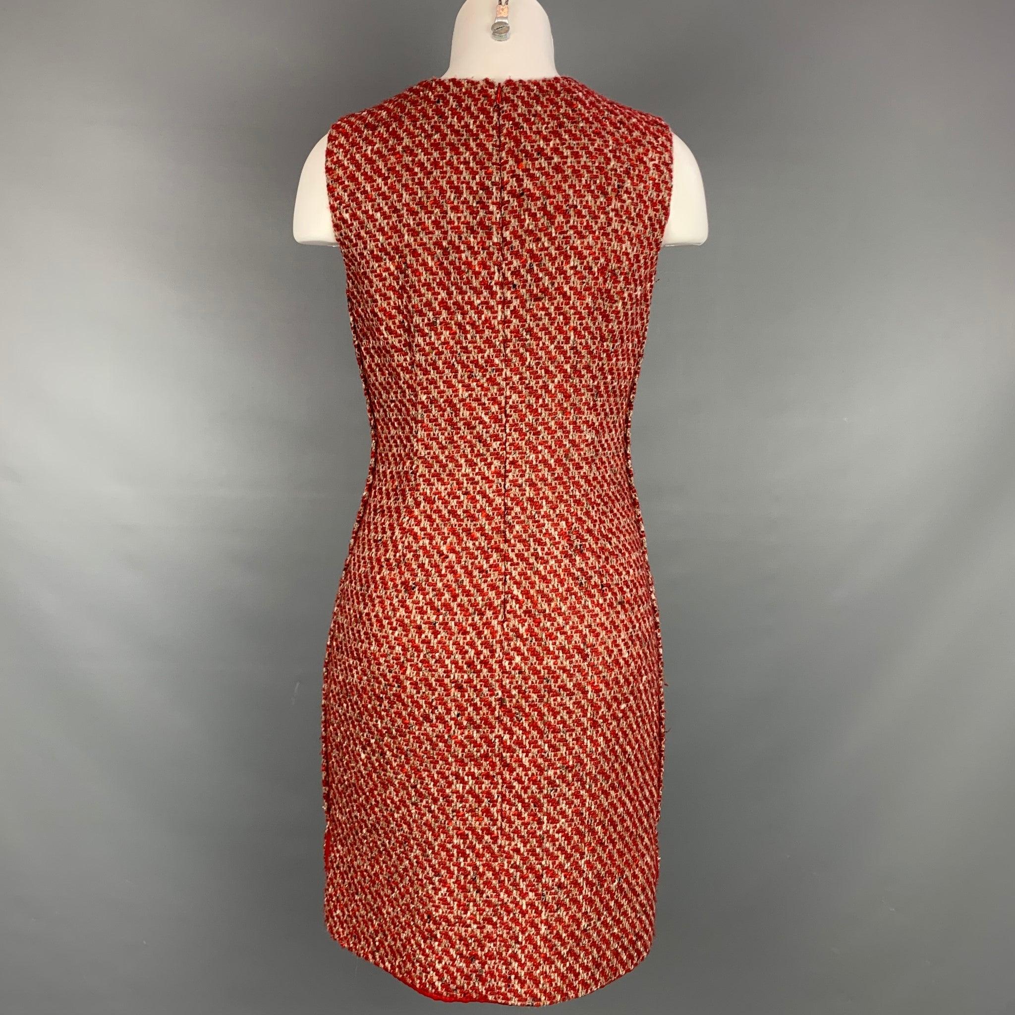LORO PIANA Size 6 Red & Taupe Textured Boucle Cashmere Blend Shift Dress In Good Condition For Sale In San Francisco, CA