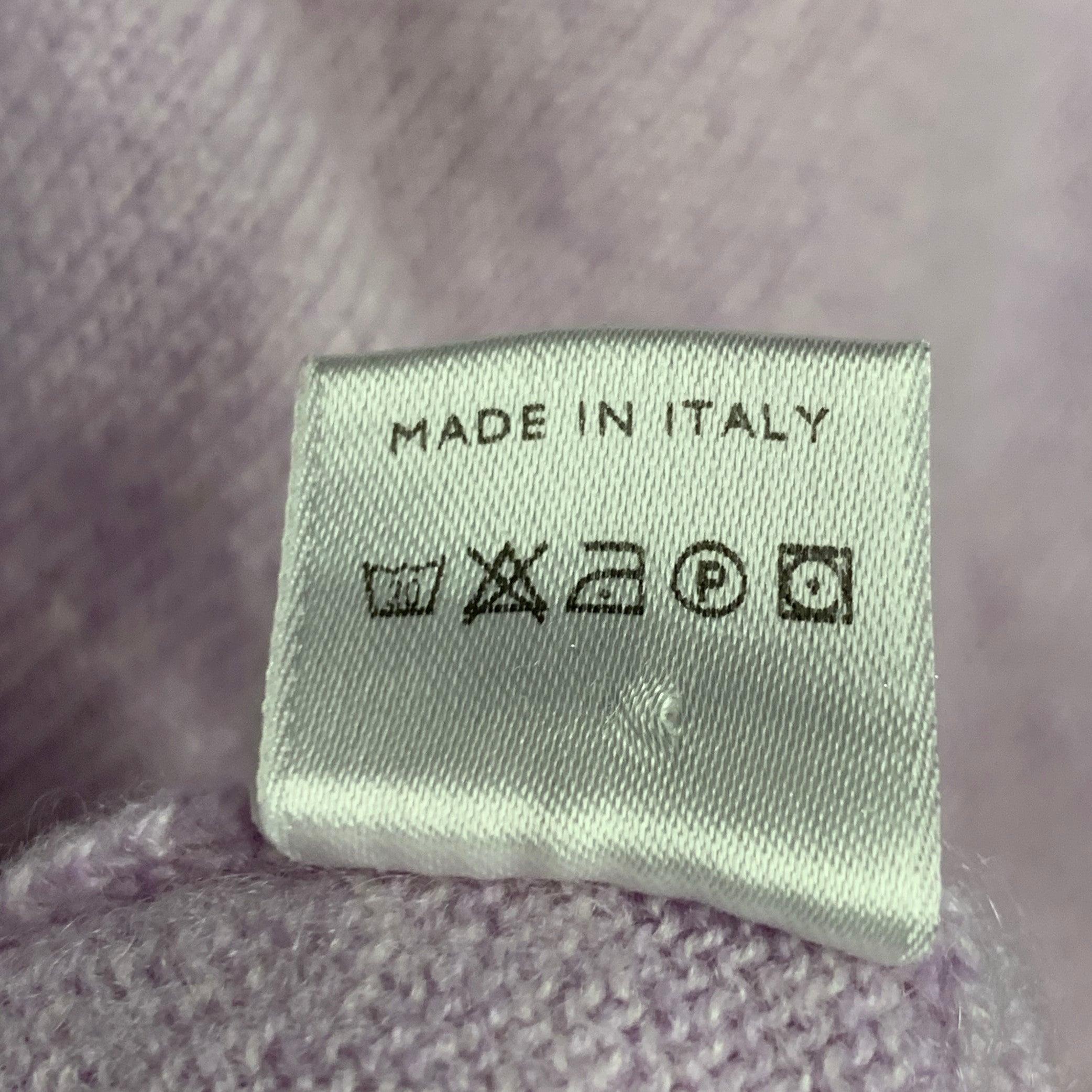 LORO PIANA Größe M Lila Lavendel Kaschmir Pullover mit Rundhalsausschnitt im Angebot 2