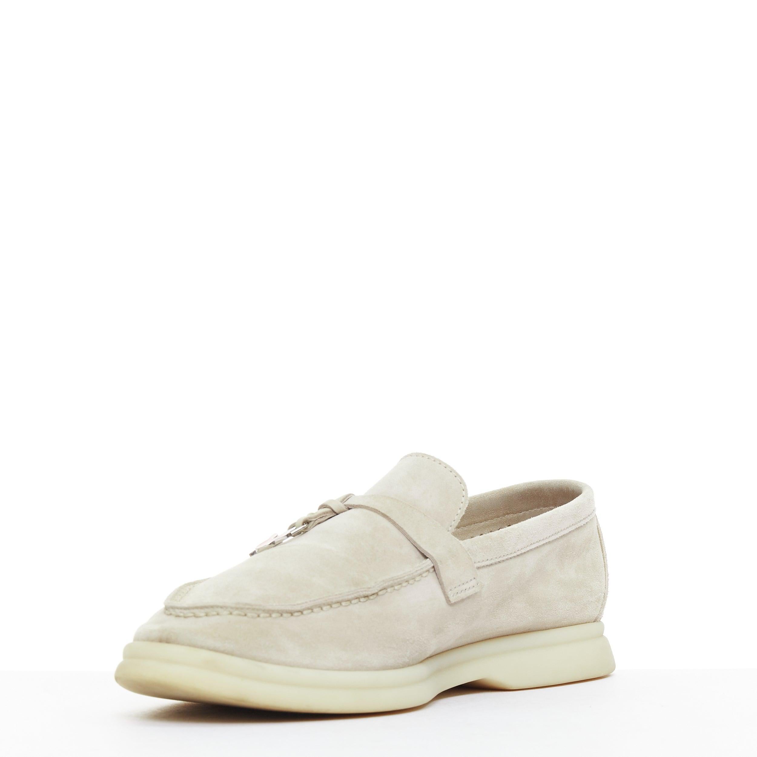 LORO PIANA Summerwalk Chamslofer sand Wildleder Kaninchen Anhänger loafers EU37 im Zustand „Relativ gut“ im Angebot in Hong Kong, NT