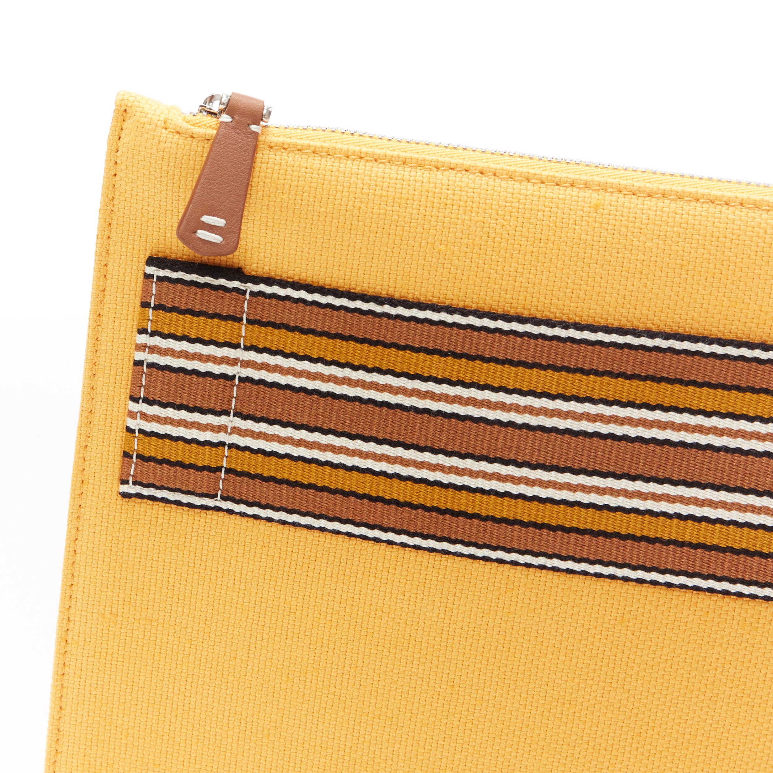 Loro Piana borsa in tela giallo sole a righe marroni in pelle con cerniera a scomparsa In condizioni ottime a Hong Kong, NT