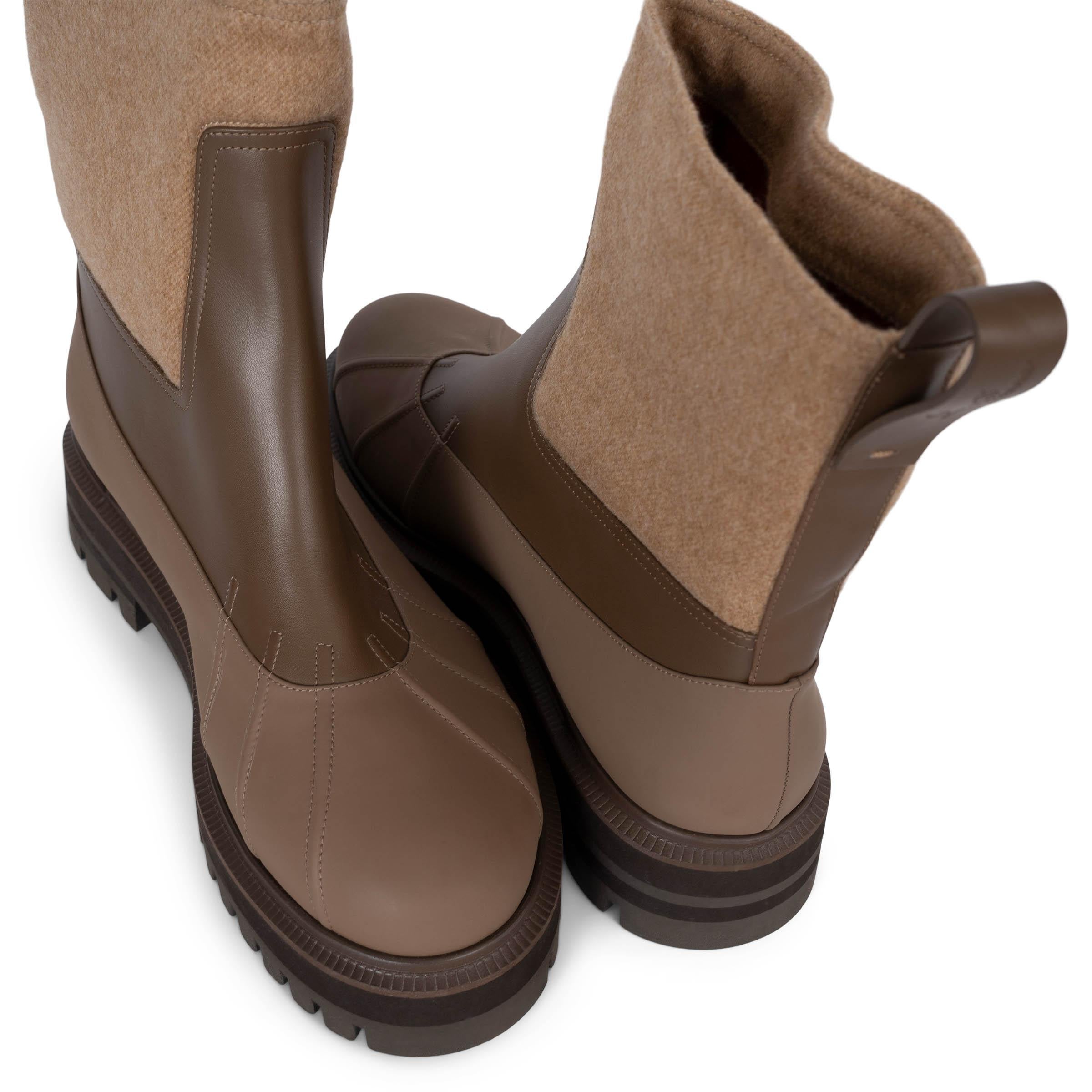 LORO PIANA taupe cashmere & leather 2020 REGENT Boots Shoes 39 1