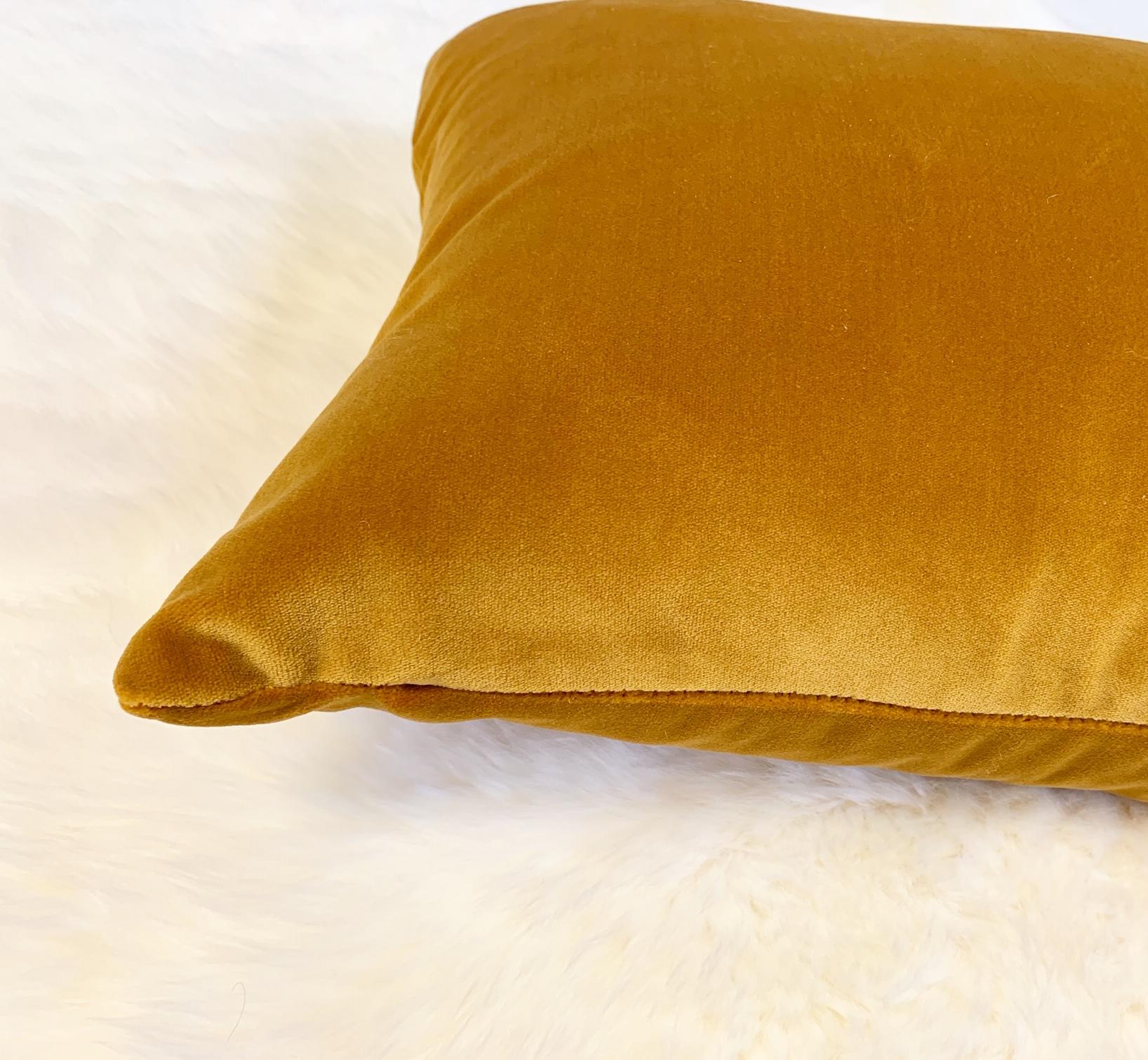 Beautiful pillow crafted in our Saint Louis studio. Loro Piana's cotton velvet is so luxurious. The Ginger Alchemy colorway is a mustard gold hue. We adore it! Down feather insert included.
