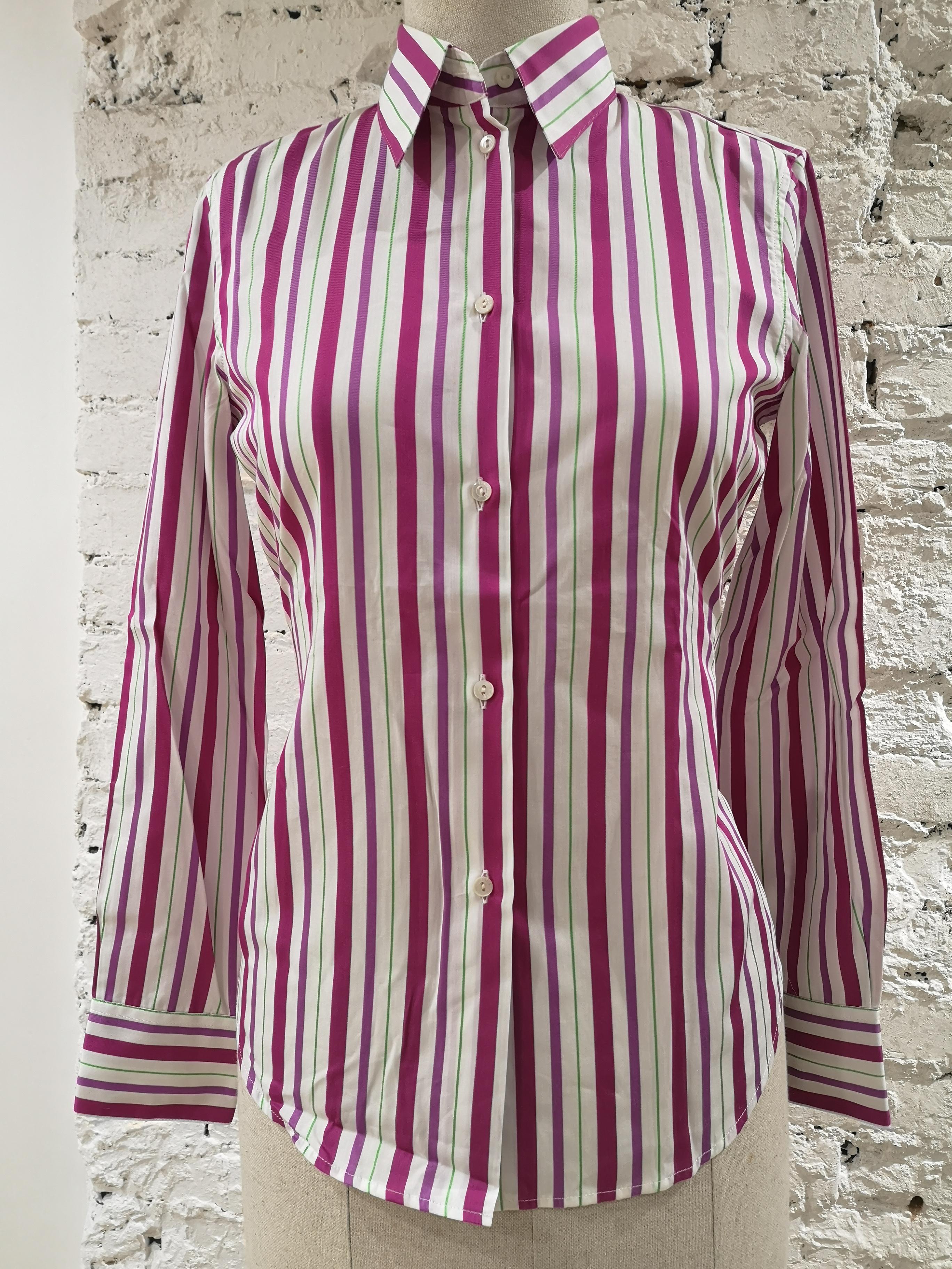 Loro Piana White Fucsia Shirt
totally made in italy in size 38 Composition: 100% Cotton
